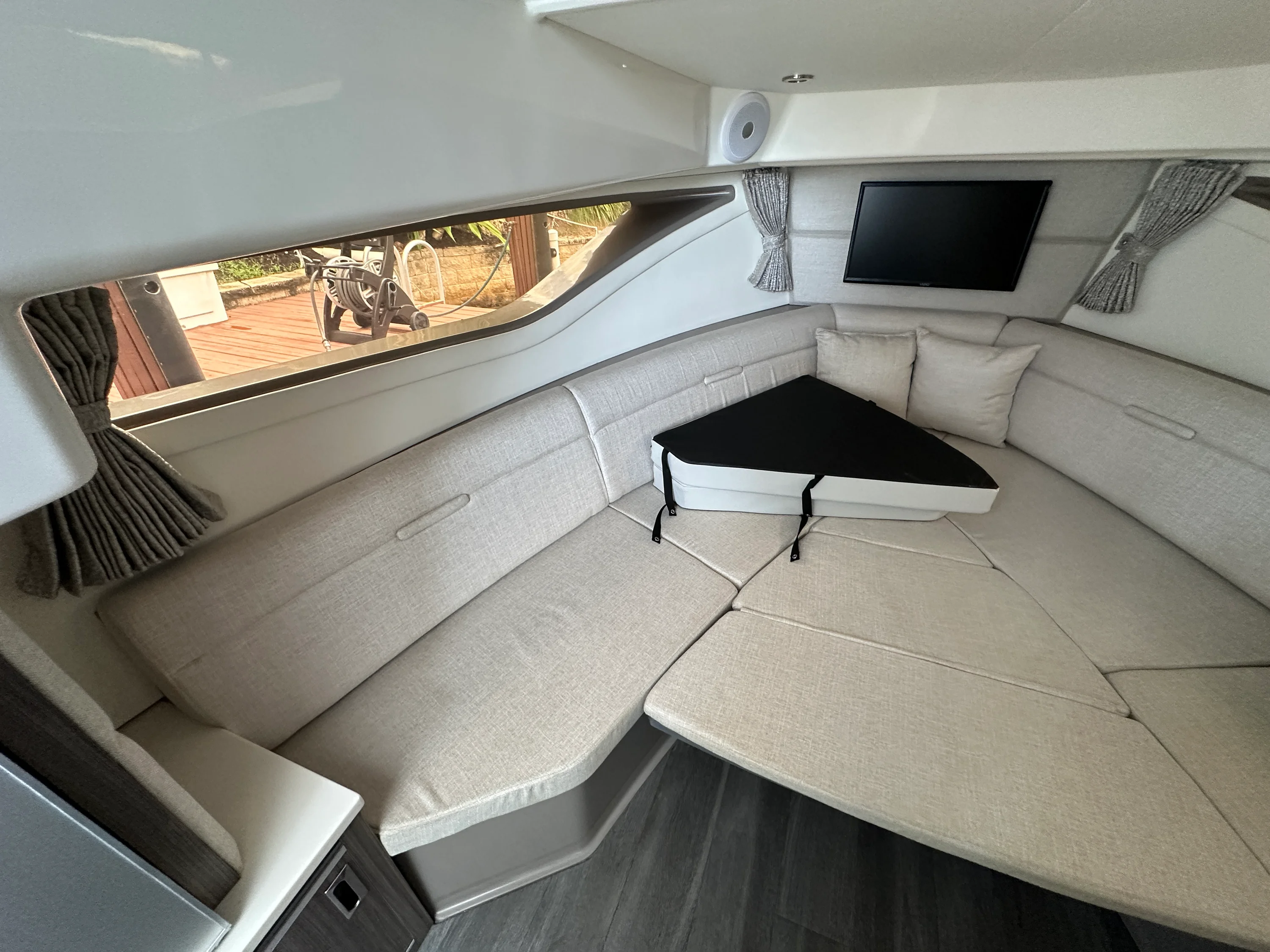 2022 Sea Ray 320 SUNDANCER OB Image Thumbnail #23