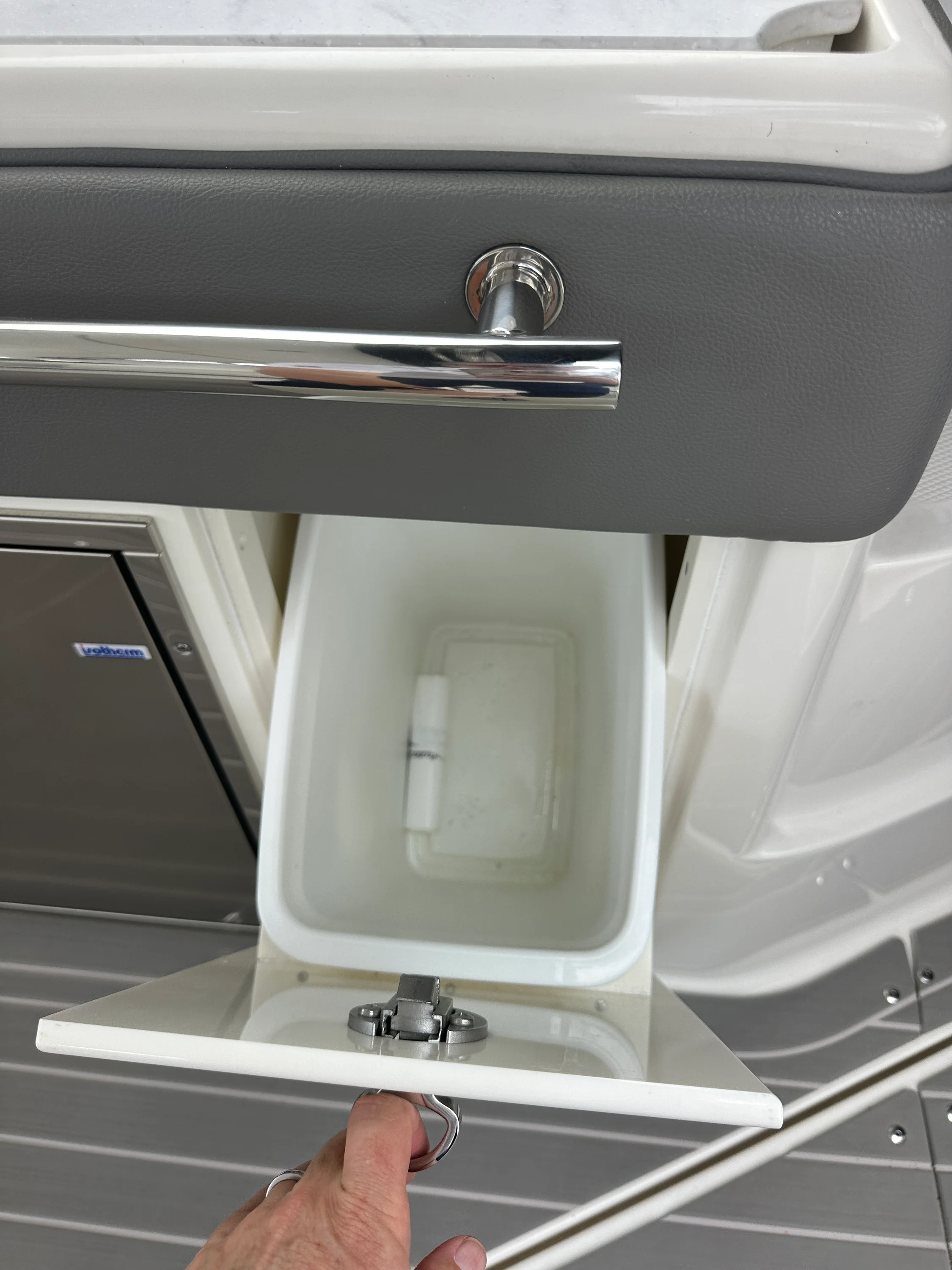 2022 Sea Ray 320 SUNDANCER OB Image Thumbnail #29
