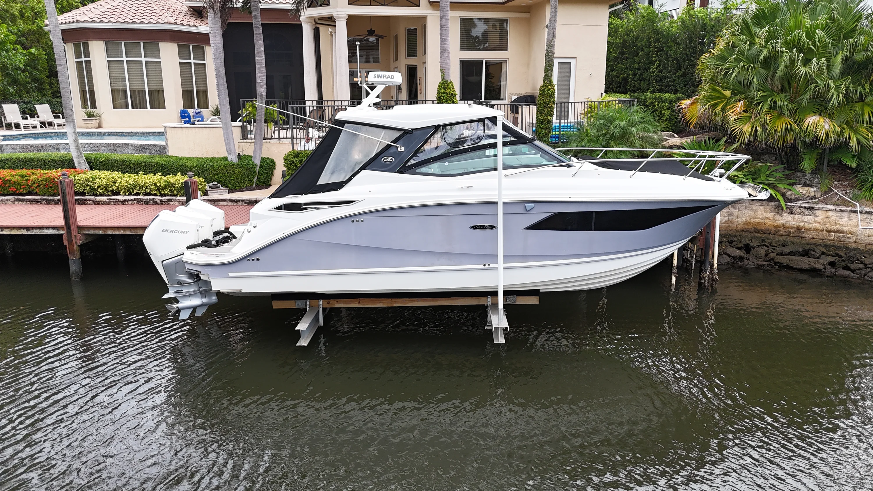 2022 Sea Ray 320 SUNDANCER OB Image Thumbnail #1