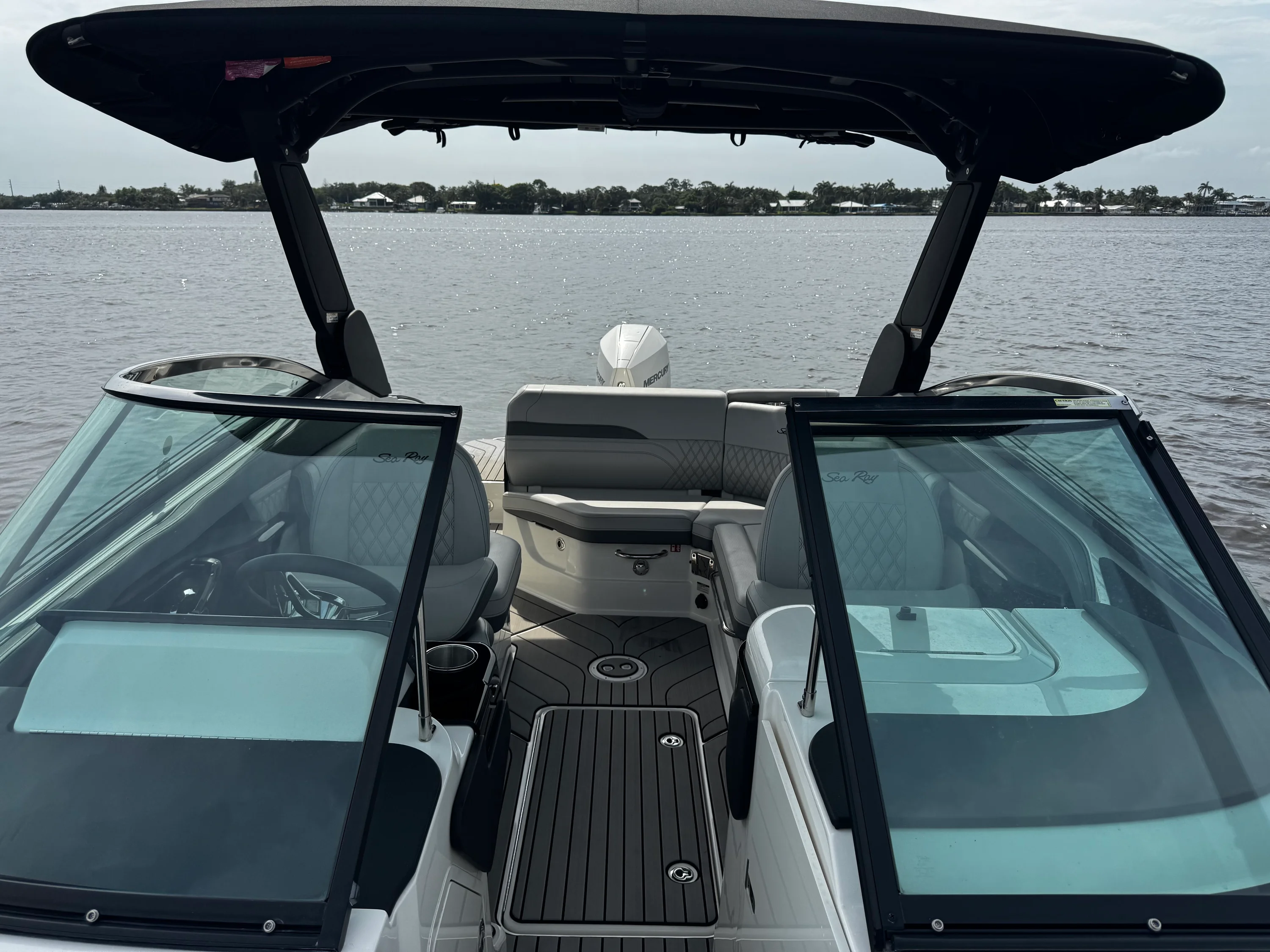 2025 Sea Ray 260 SLX OB Image Thumbnail #27