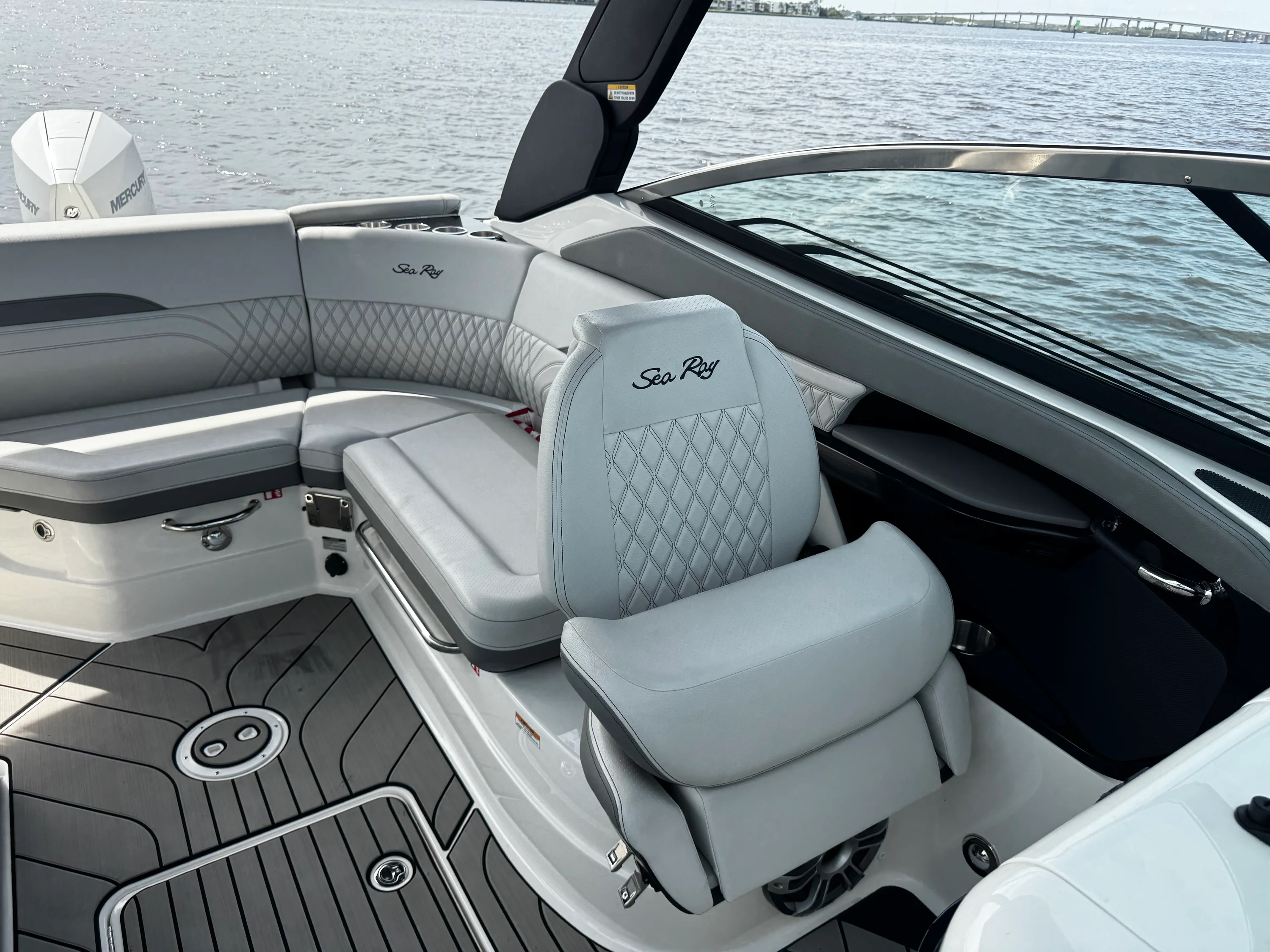 2025 Sea Ray 260 SLX OB Image Thumbnail #24
