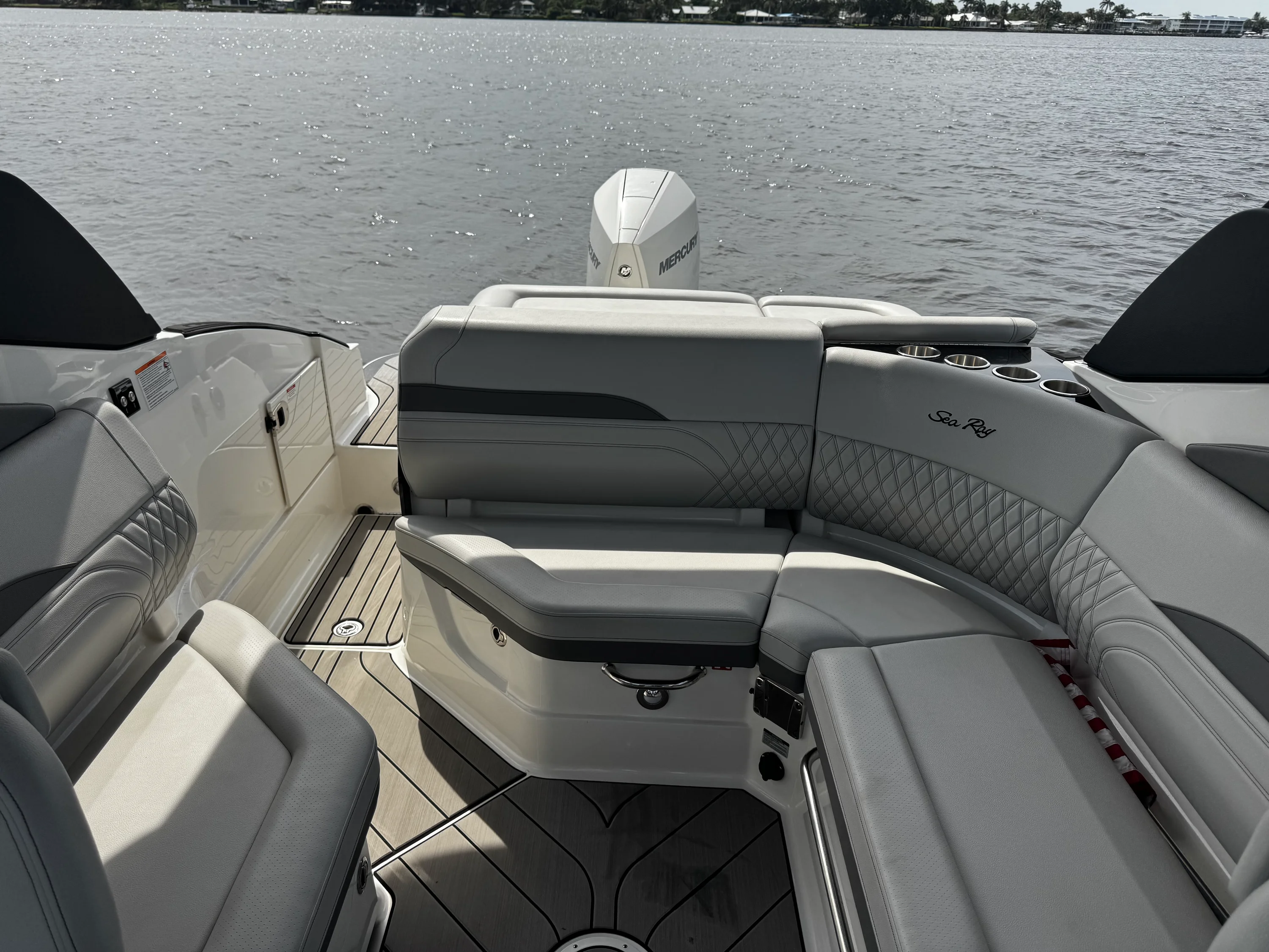 2025 Sea Ray 260 SLX OB Image Thumbnail #20