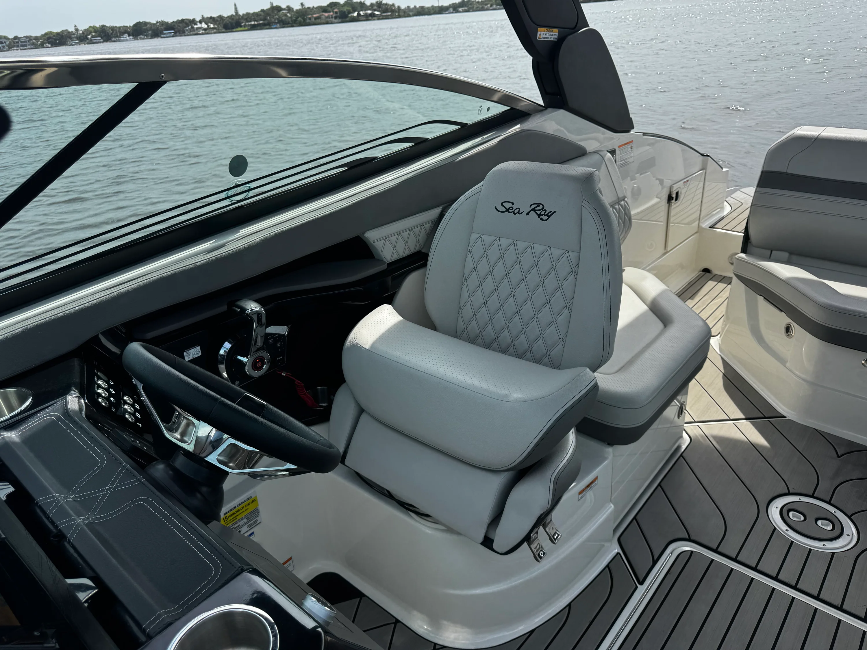 2025 Sea Ray 260 SLX OB Image Thumbnail #25