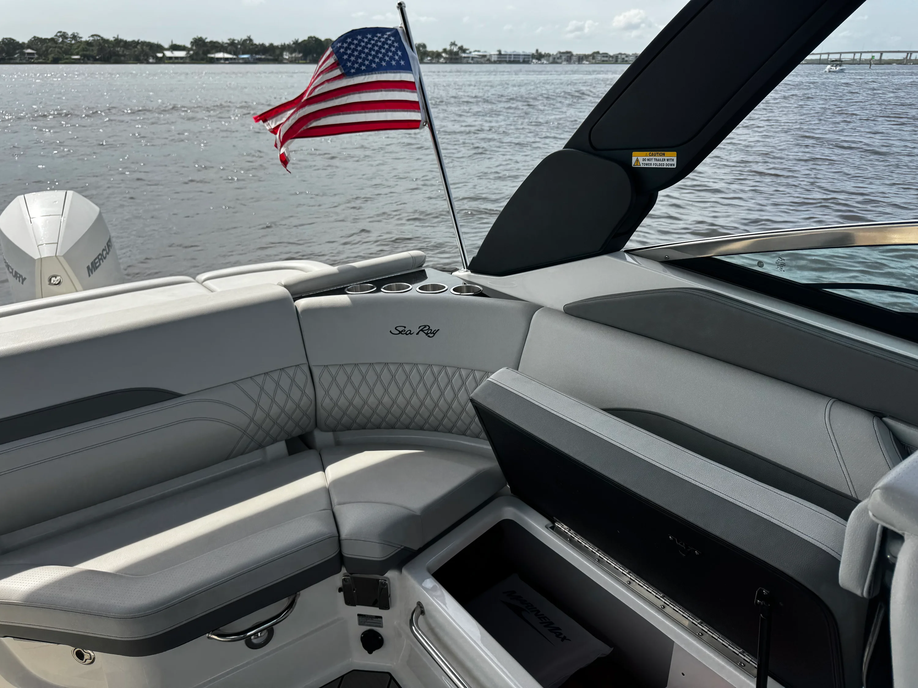 2025 Sea Ray 260 SLX OB Image Thumbnail #17