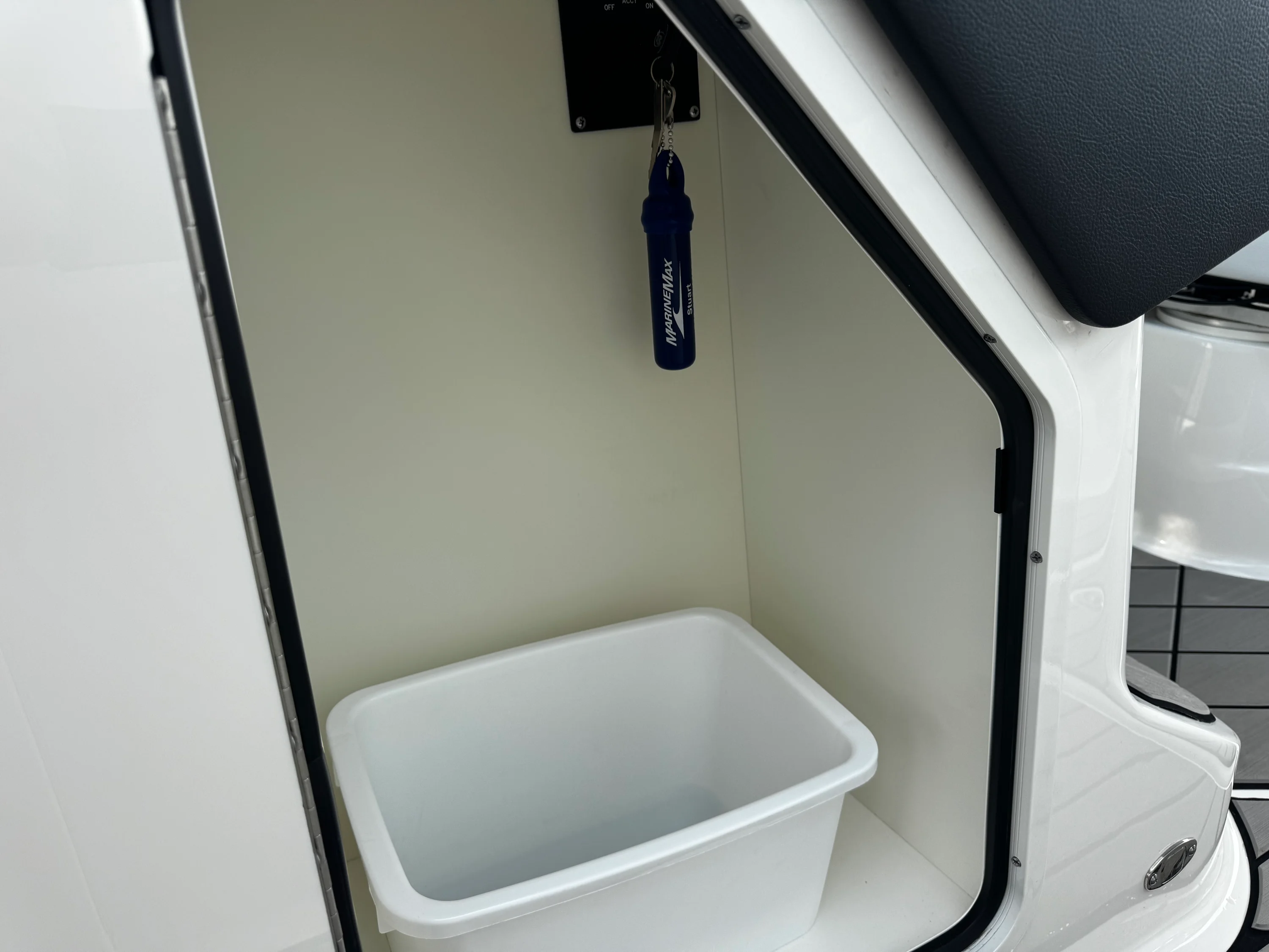 2025 Sea Ray 260 SLX OB Image Thumbnail #26