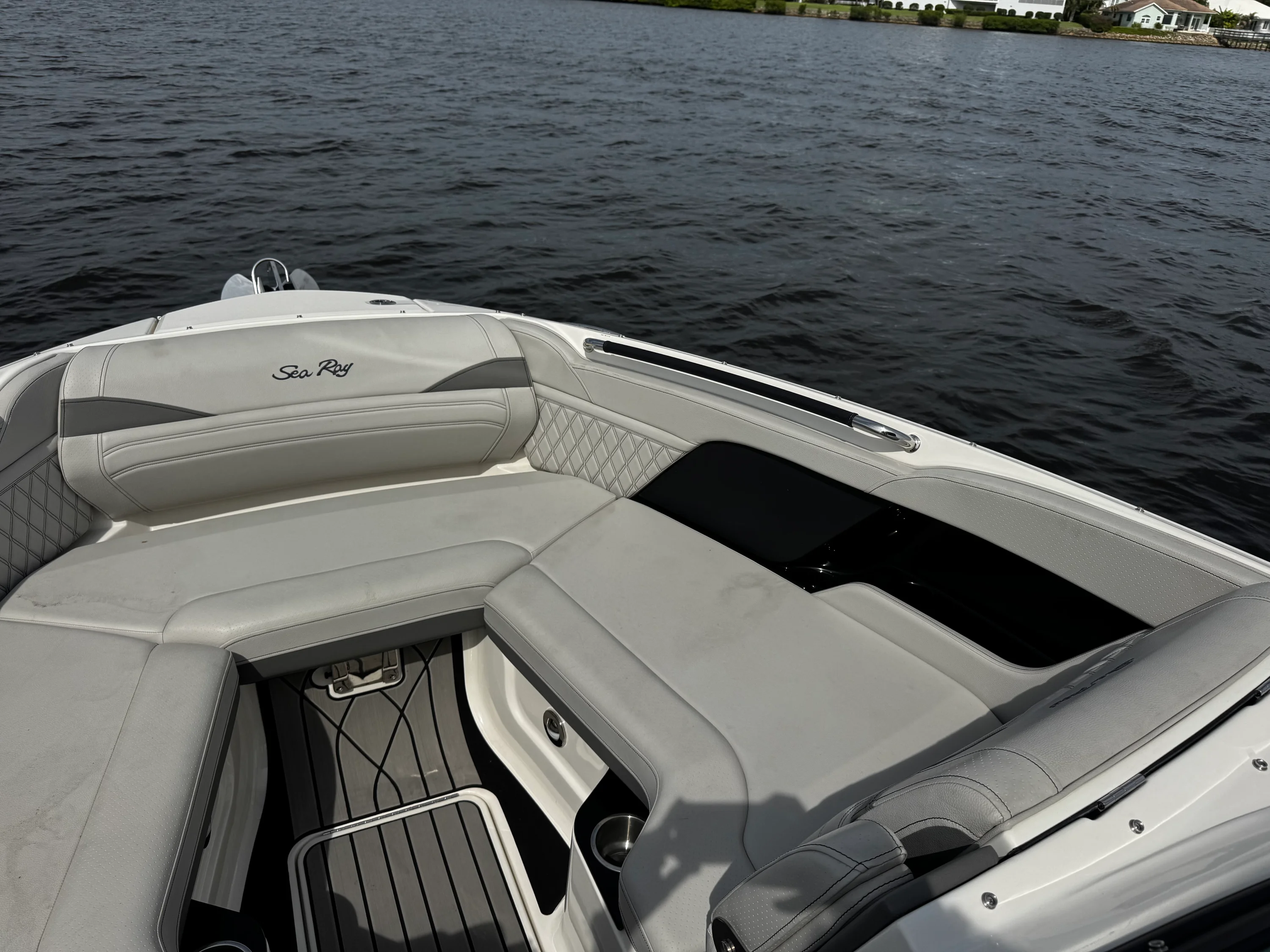 2025 Sea Ray 260 SLX OB Image Thumbnail #32