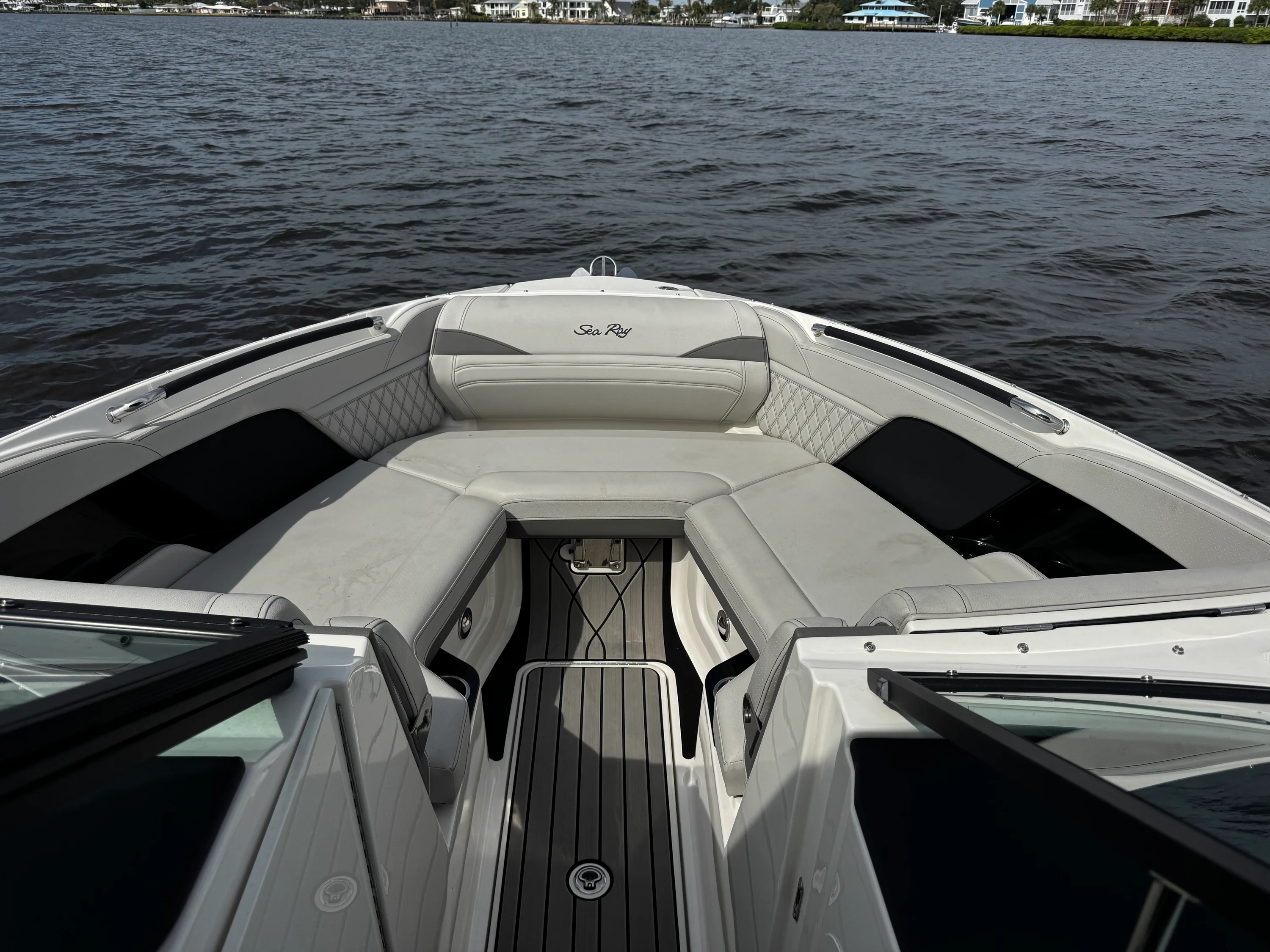 2025 Sea Ray 260 SLX OB Image Thumbnail #34