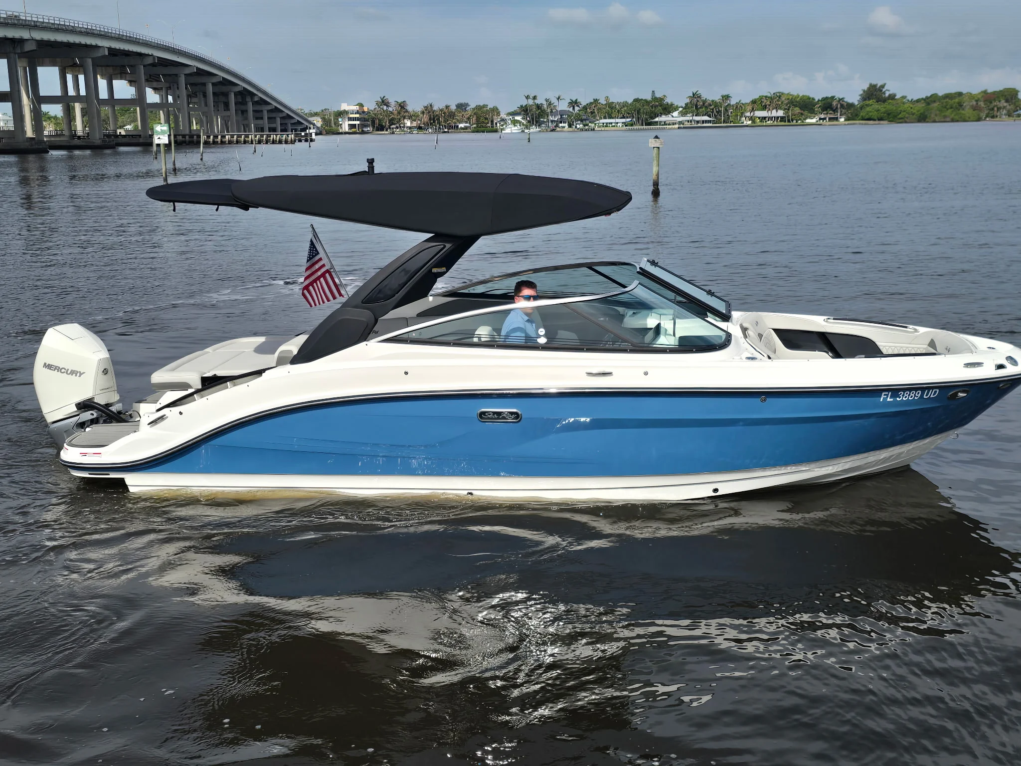 2025 Sea Ray 260 SLX OB Image Thumbnail #5