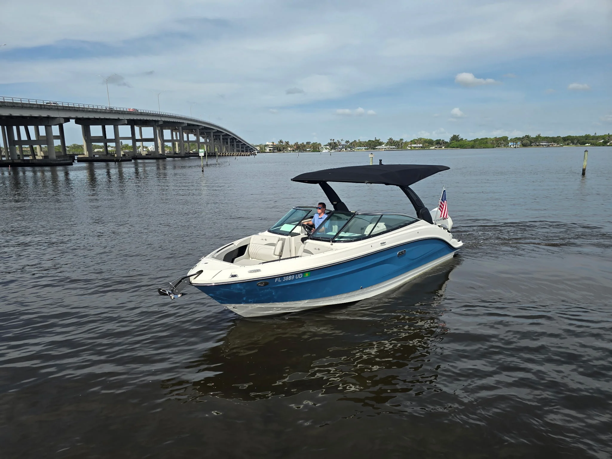 2025 Sea Ray 260 SLX OB Image Thumbnail #8