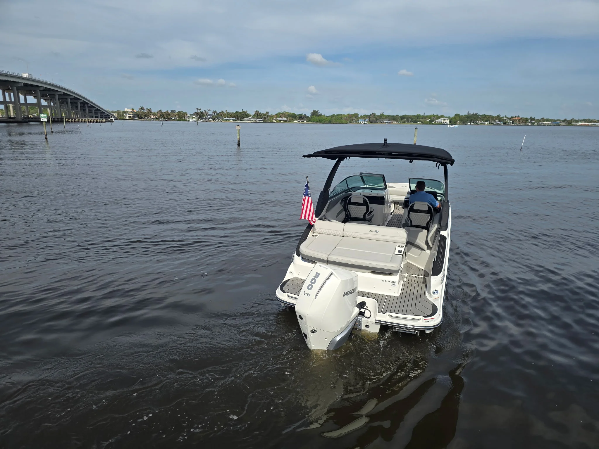 2025 Sea Ray 260 SLX OB Image Thumbnail #9