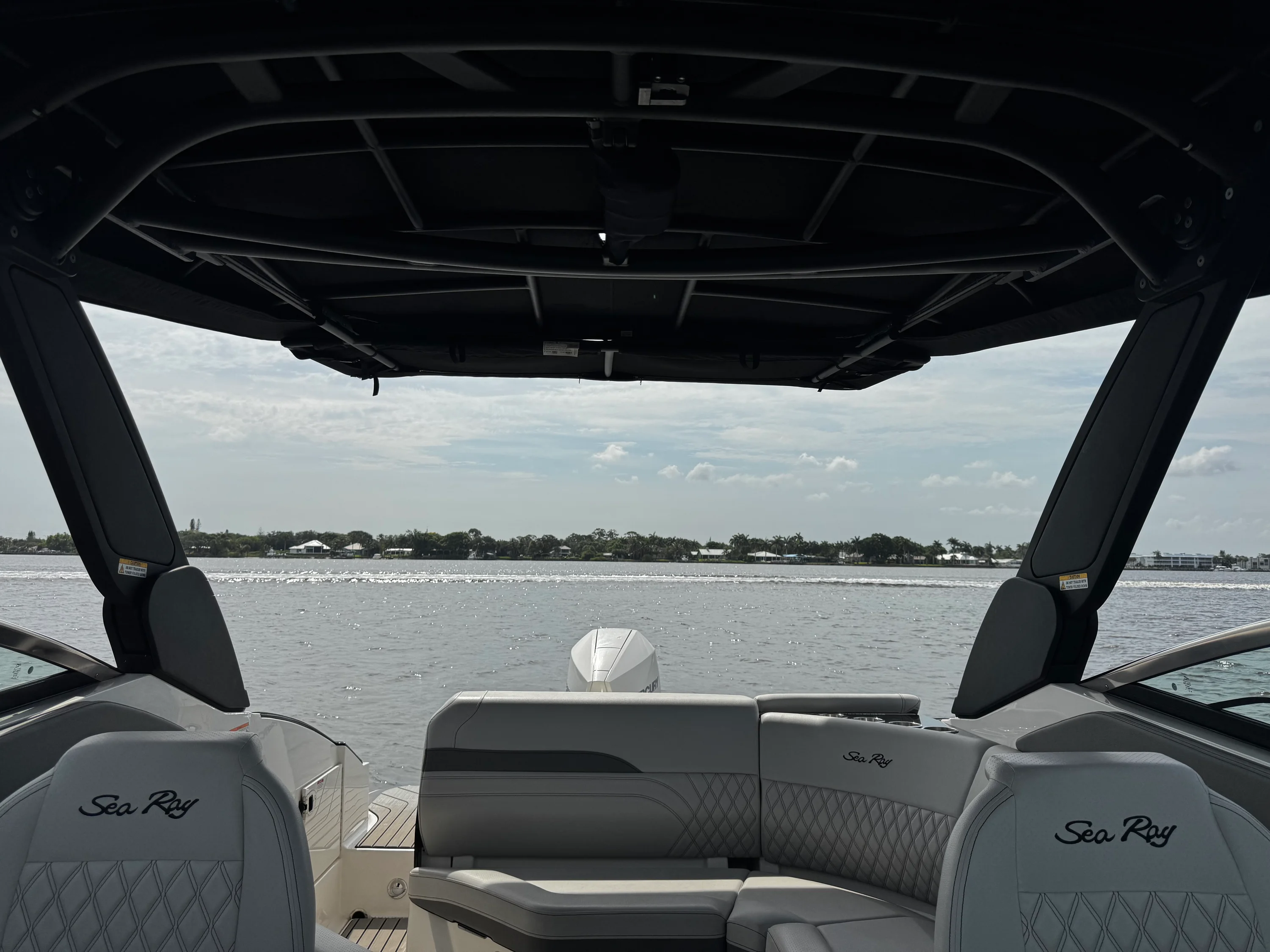 2025 Sea Ray 260 SLX OB Image Thumbnail #19