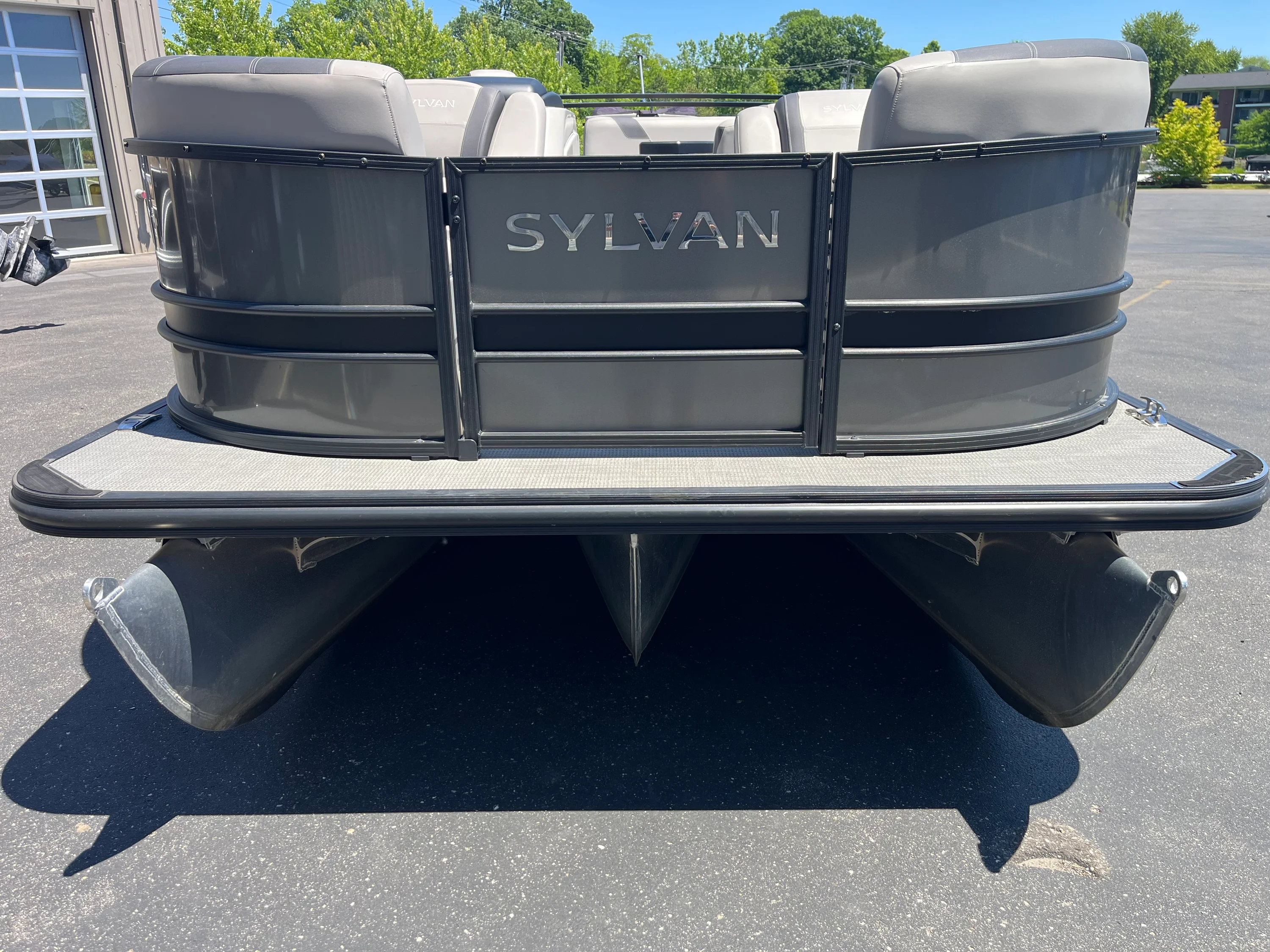 2022 Sylvan L5 DLZ BAR Image Thumbnail #3