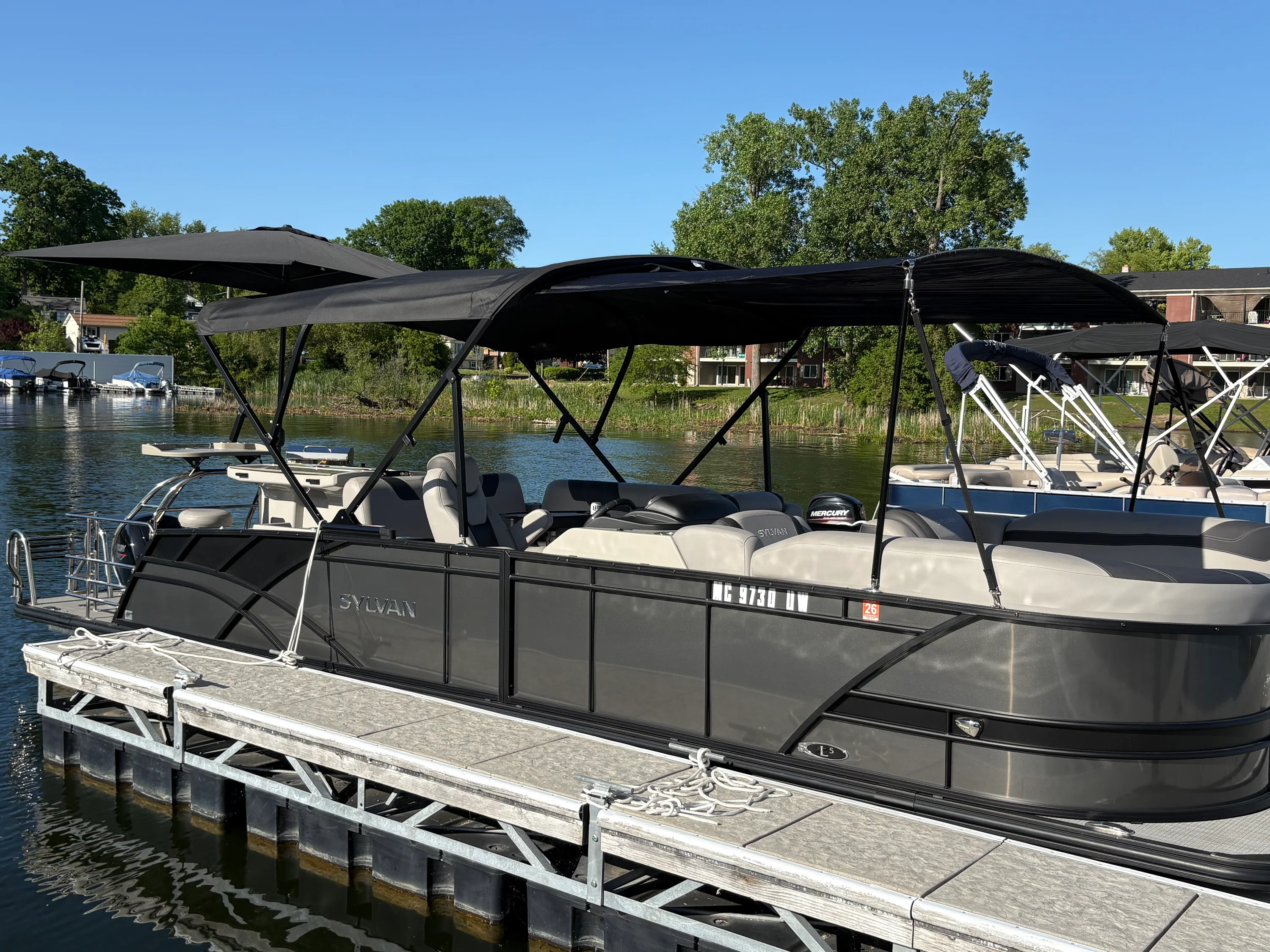 2022 Sylvan L5 DLZ BAR Image Thumbnail #0