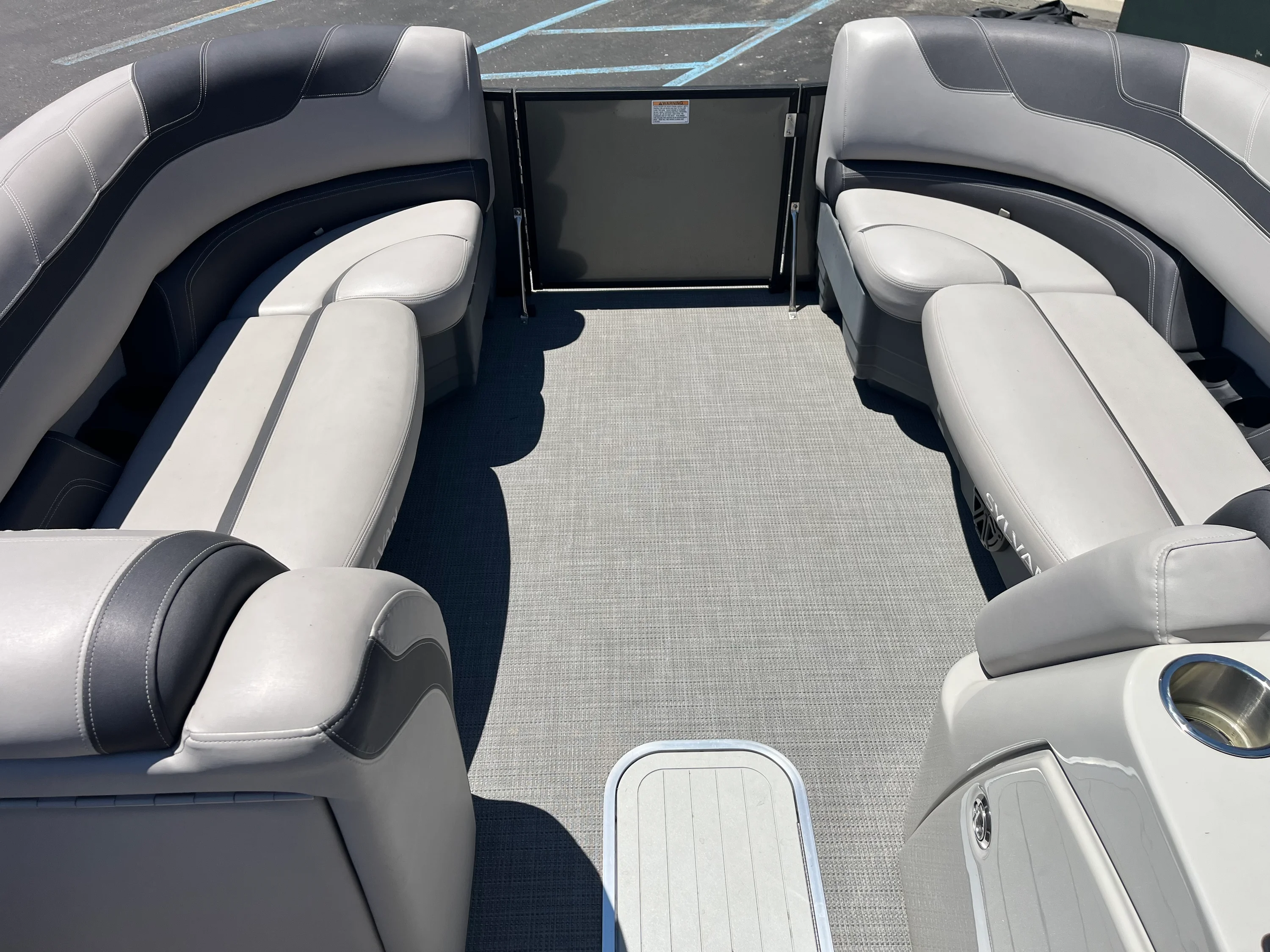2022 Sylvan L5 DLZ BAR Image Thumbnail #15