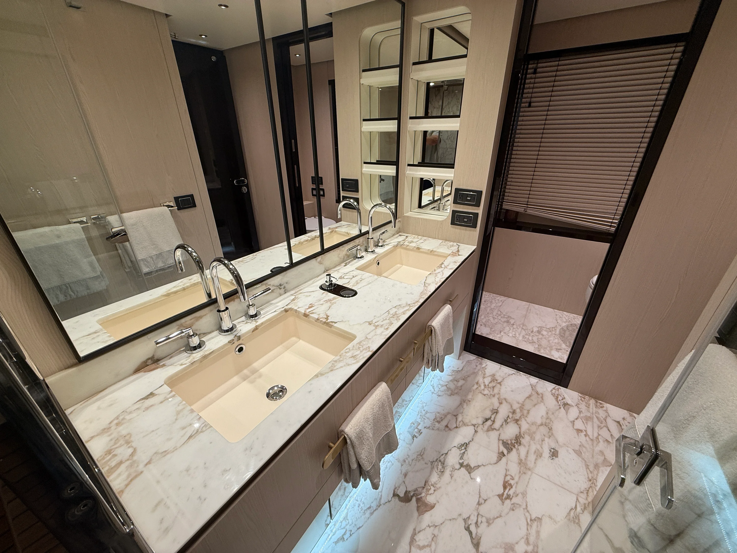2022 Azimut GRANDE 25M Image Thumbnail #56