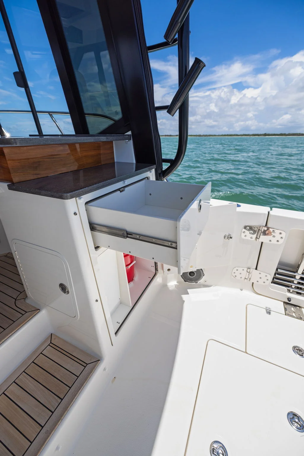 2025 Boston Whaler 365 CONQUEST Image Thumbnail #39