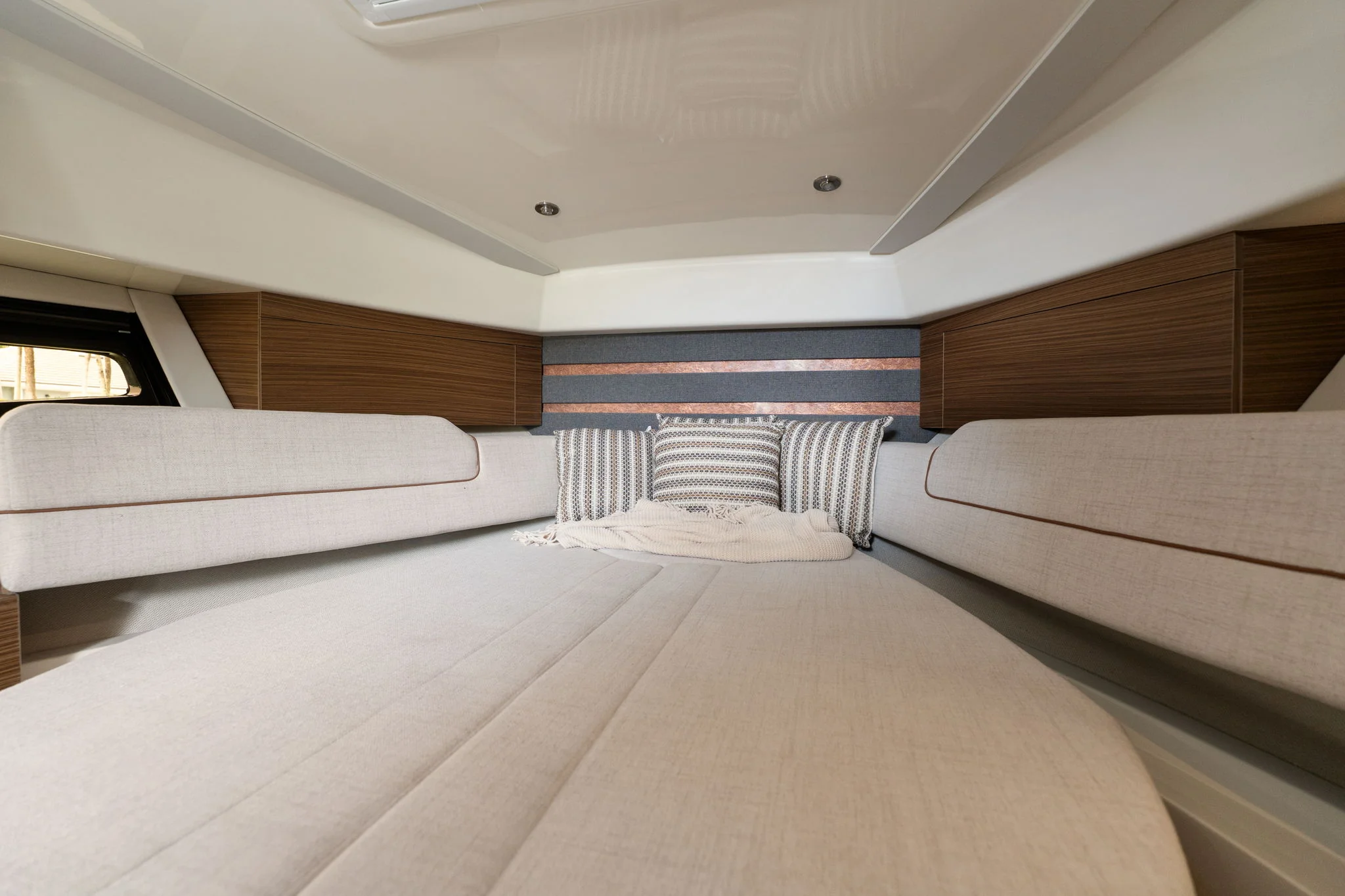 2025 Boston Whaler 365 CONQUEST Image Thumbnail #53