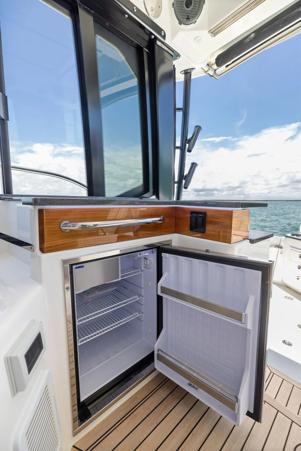 2025 Boston Whaler 365 CONQUEST Image Thumbnail #38