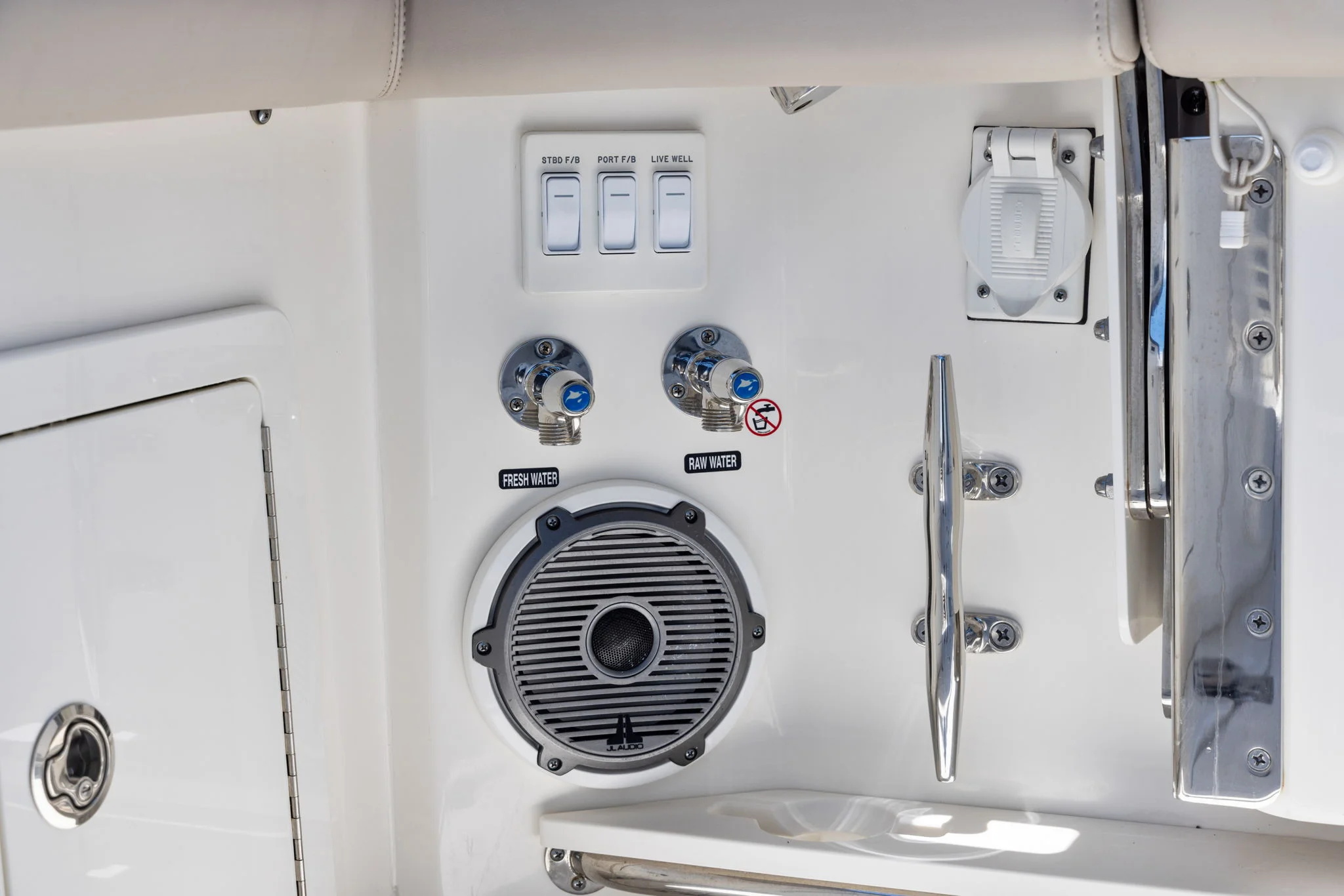 2025 Boston Whaler 365 CONQUEST Image Thumbnail #50