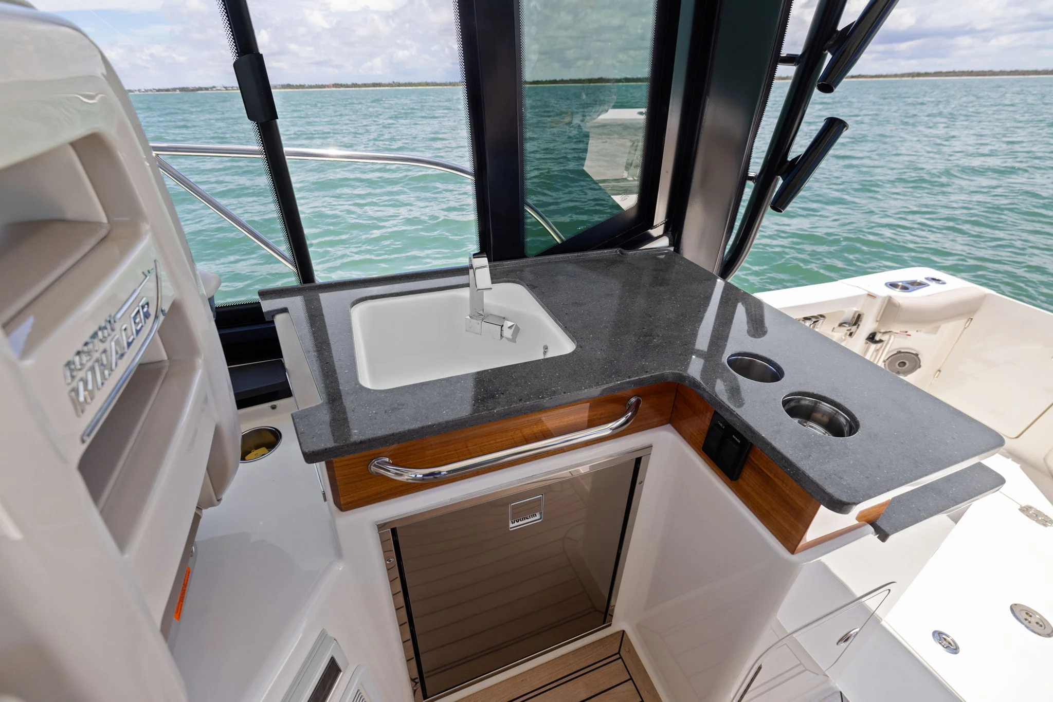 2025 Boston Whaler 365 CONQUEST Image Thumbnail #37