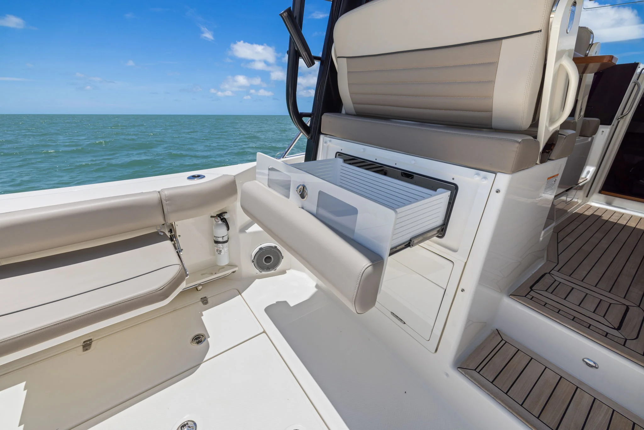 2025 Boston Whaler 365 CONQUEST Image Thumbnail #44