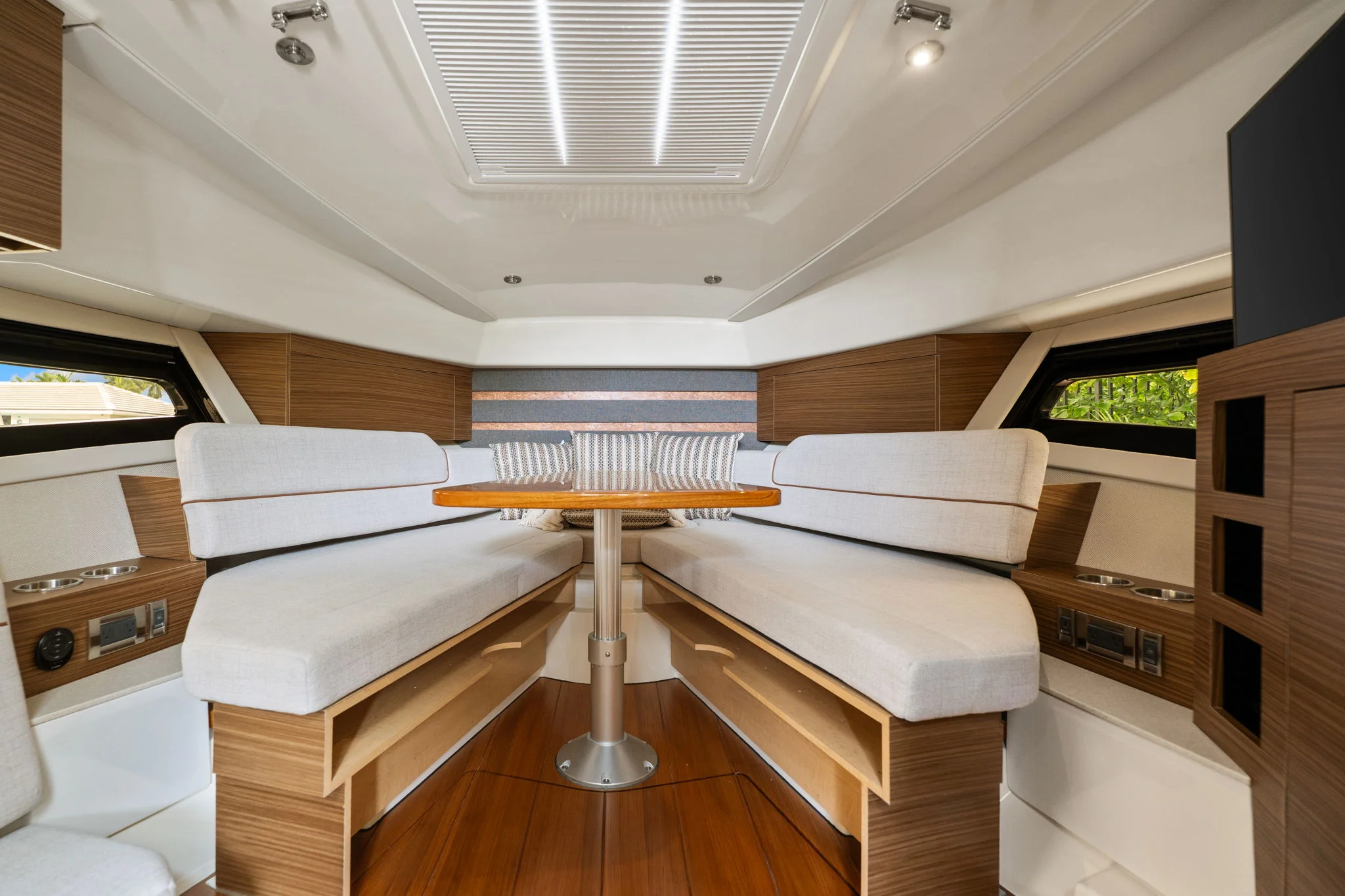 2025 Boston Whaler 365 CONQUEST Image Thumbnail #54
