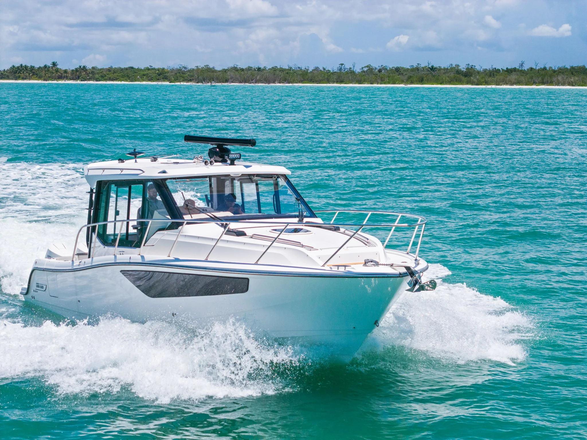 2025 Boston Whaler 365 CONQUEST Image Thumbnail #3
