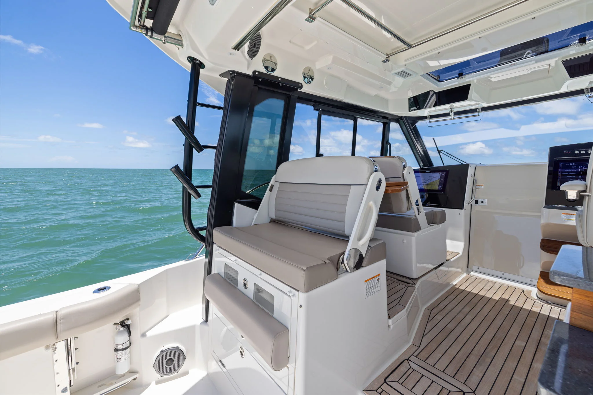 2025 Boston Whaler 365 CONQUEST Image Thumbnail #36