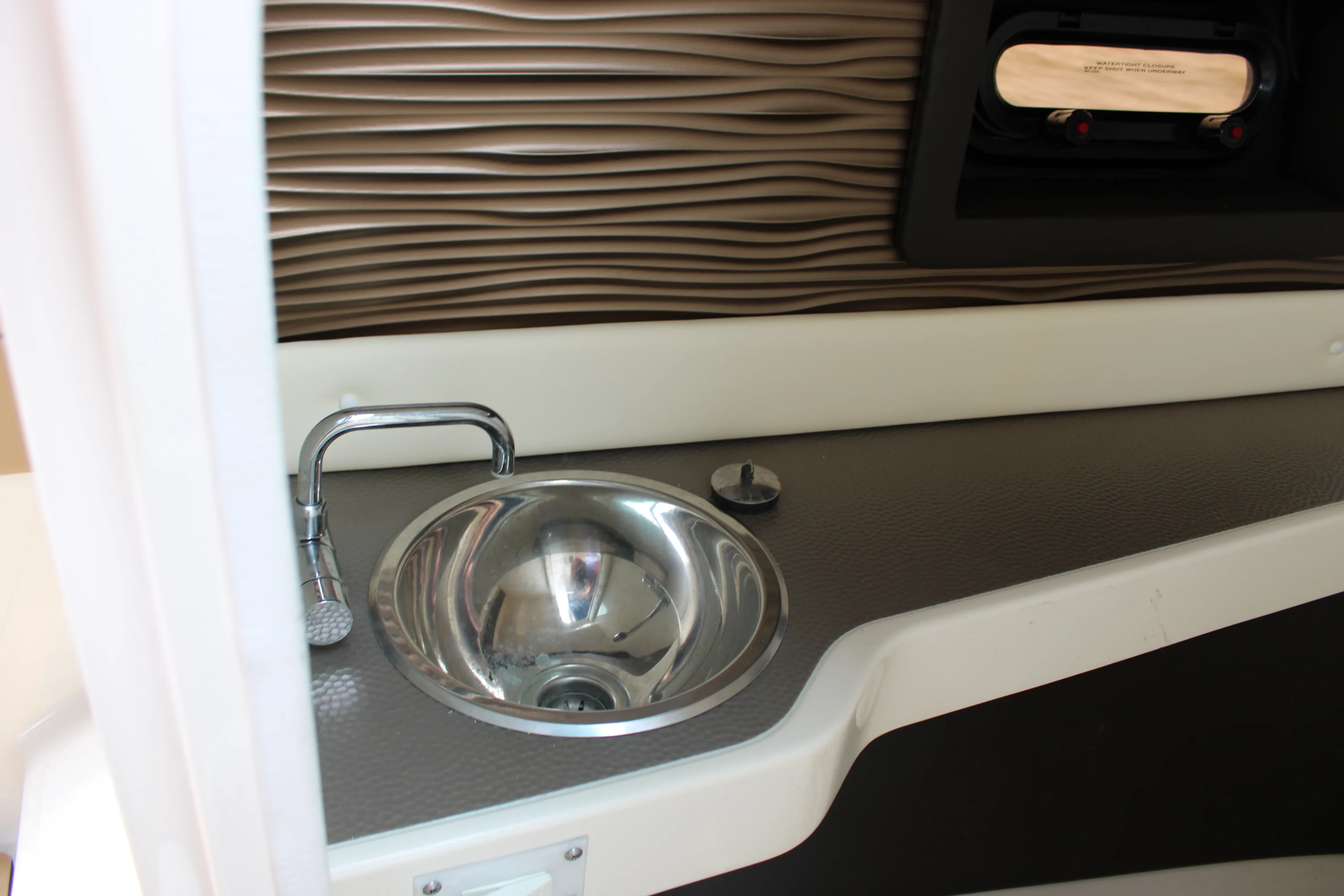 2020 Sea Ray SLX 280 Image Thumbnail #20