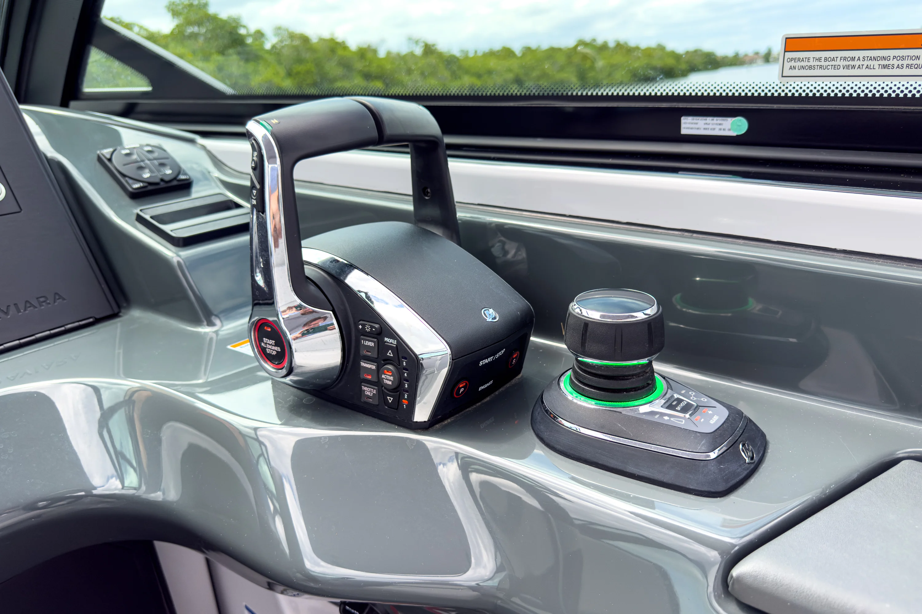 2024 Aviara AV32 Outboard Image Thumbnail #15