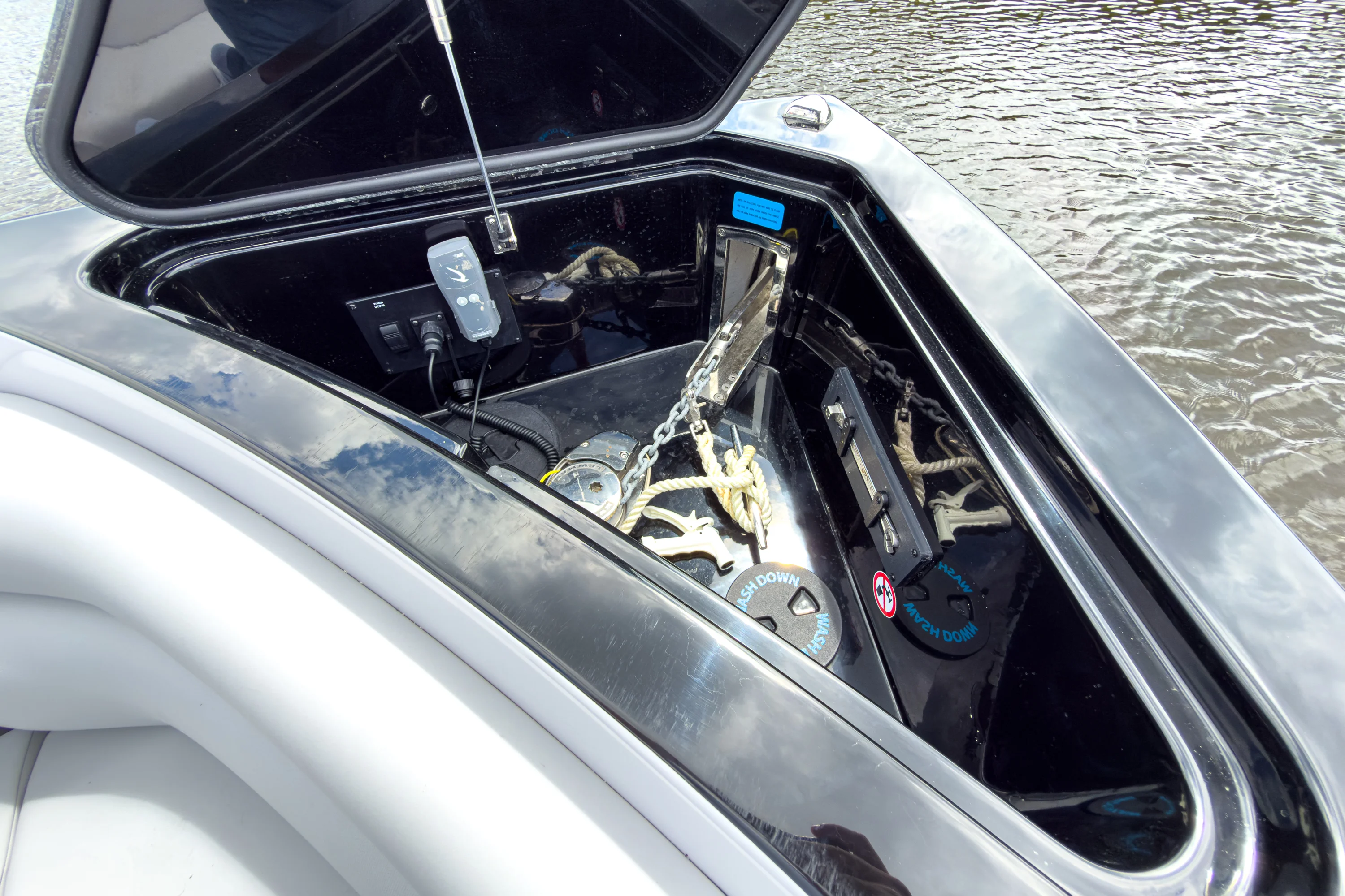 2024 Aviara AV32 Outboard Image Thumbnail #20