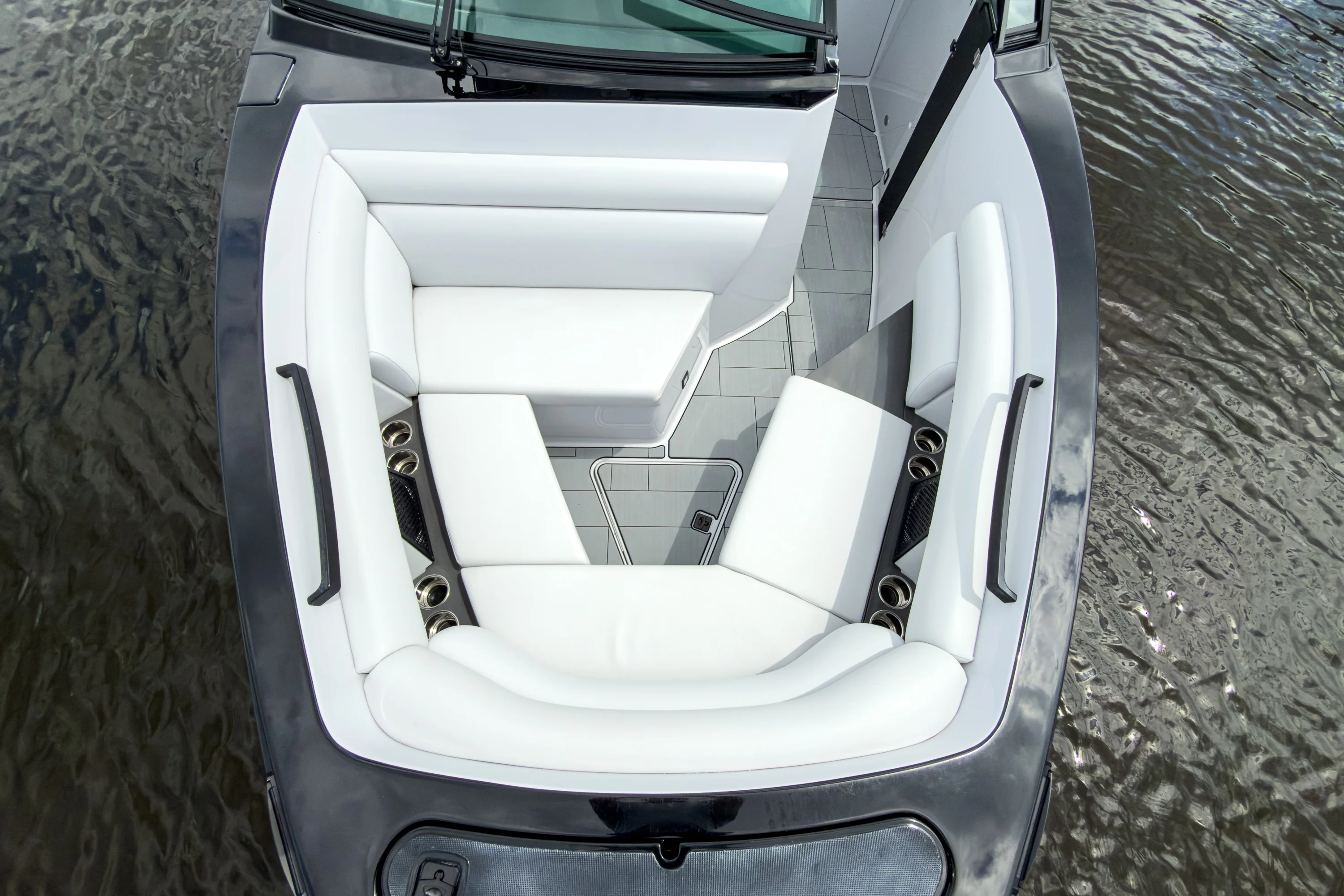 2024 Aviara AV32 Outboard Image Thumbnail #19