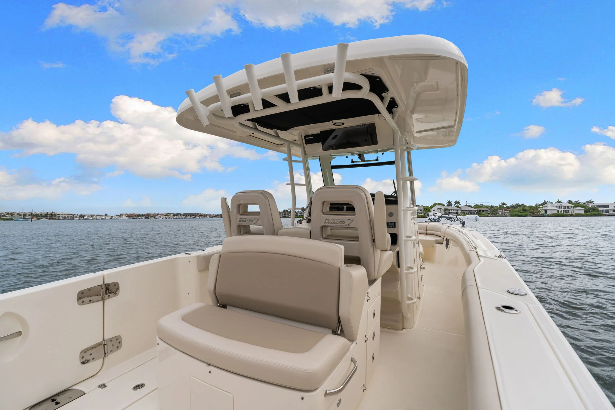 2022 Boston Whaler 330 OUTRAGE Image Thumbnail #18