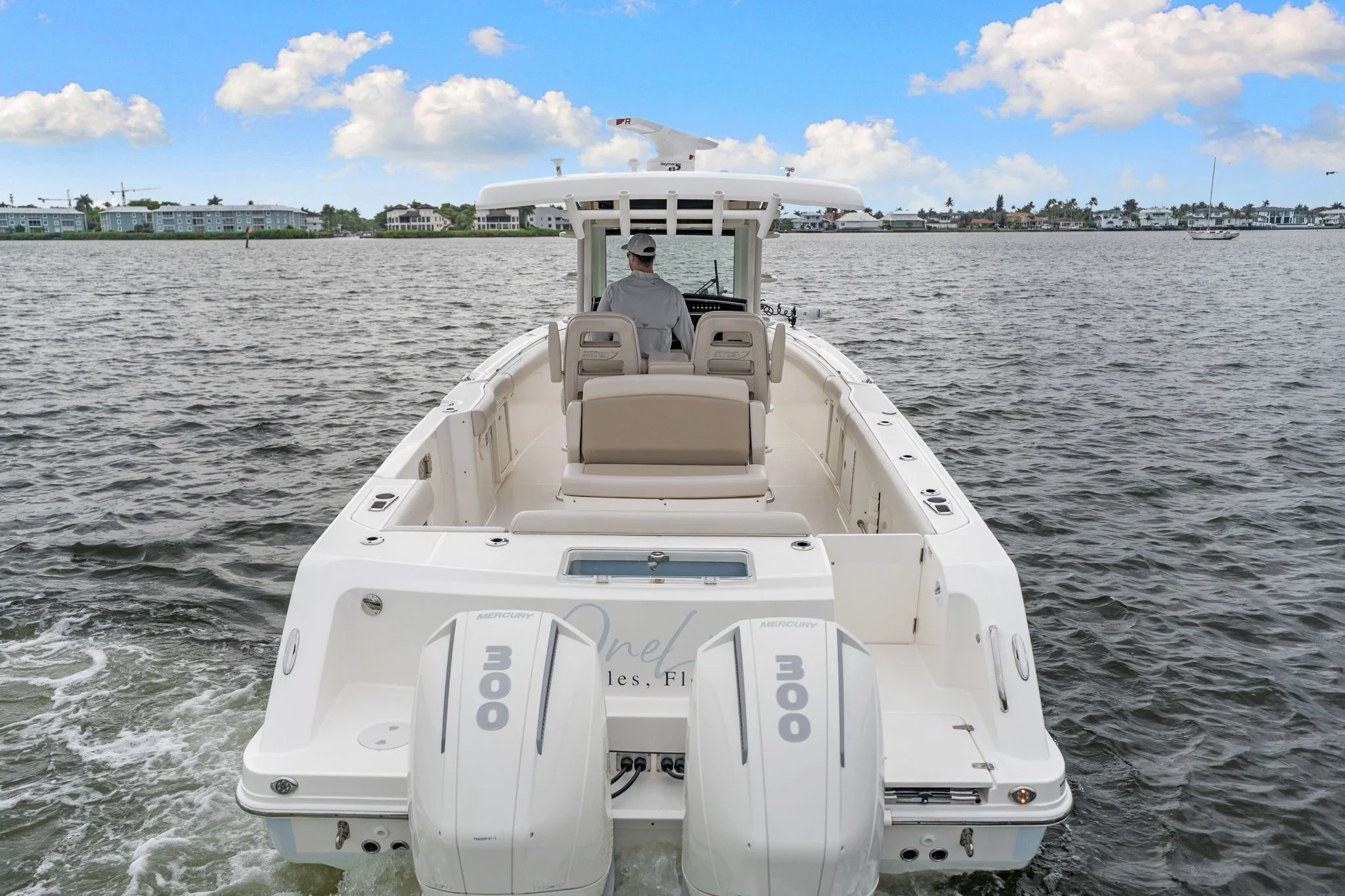 2022 Boston Whaler 330 OUTRAGE Image Thumbnail #4