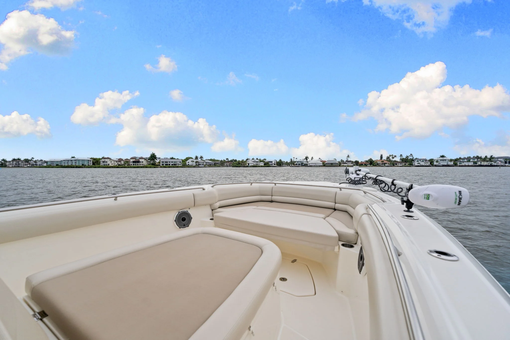 2022 Boston Whaler 330 OUTRAGE Image Thumbnail #10