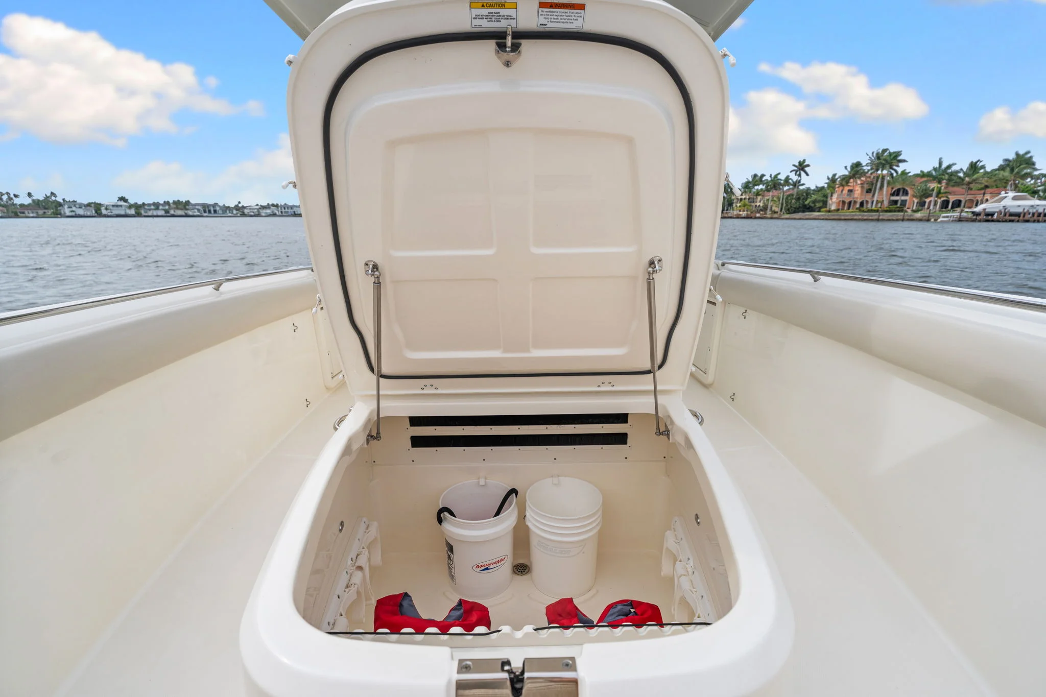 2022 Boston Whaler 330 OUTRAGE Image Thumbnail #15