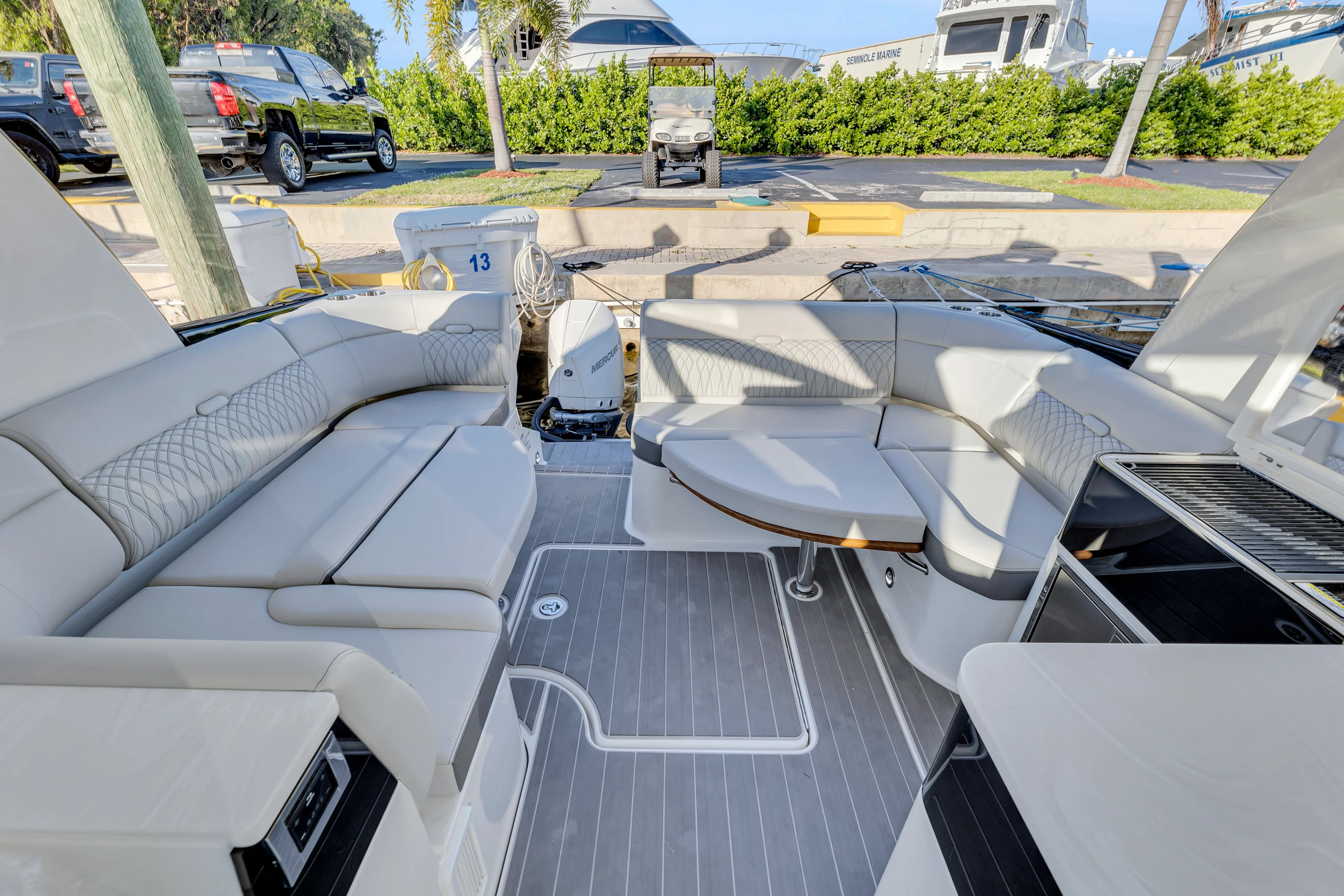 2023 Sea Ray 370 Sundancer Image Thumbnail #12