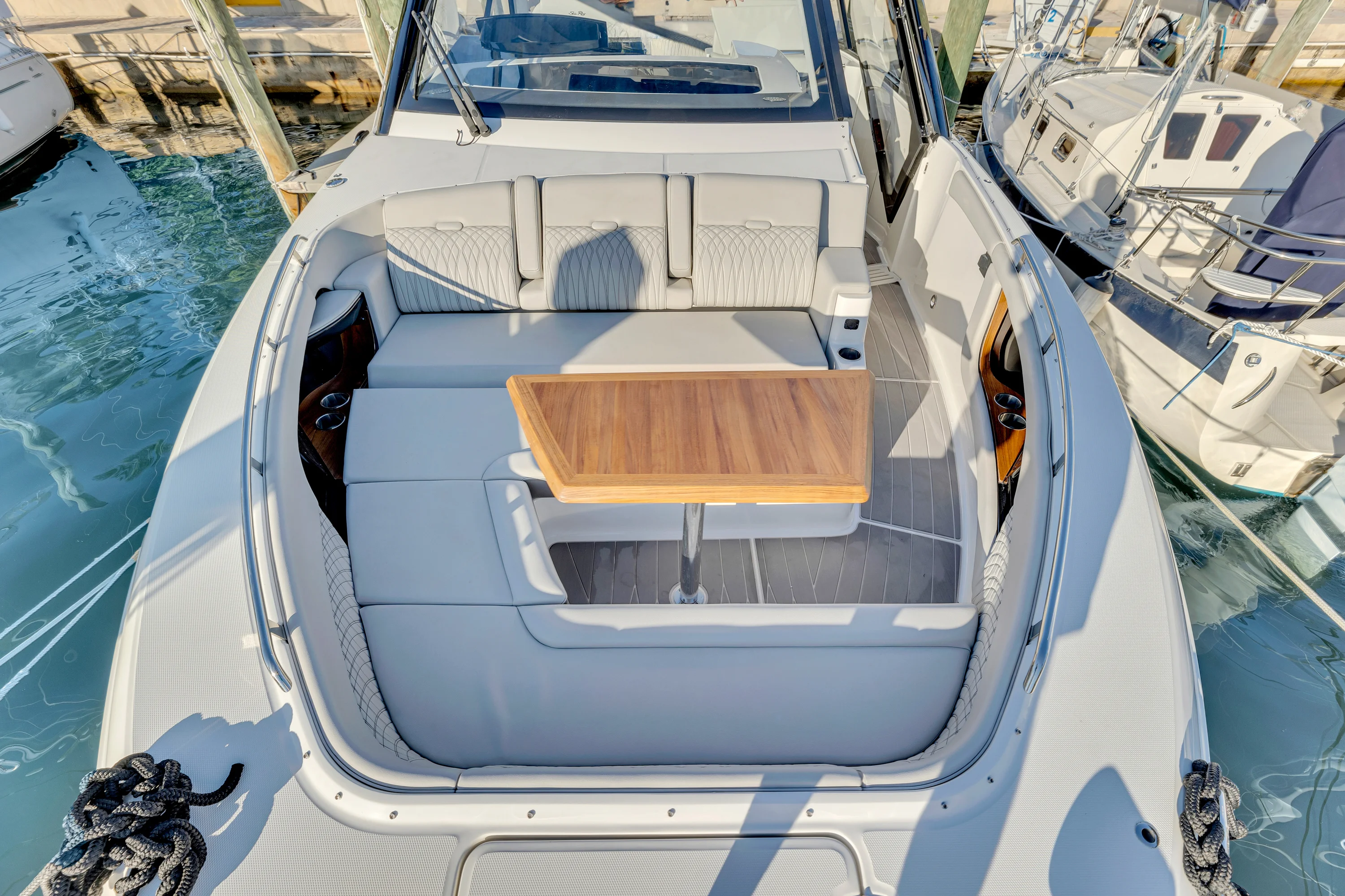 2023 Sea Ray 370 Sundancer Image Thumbnail #43