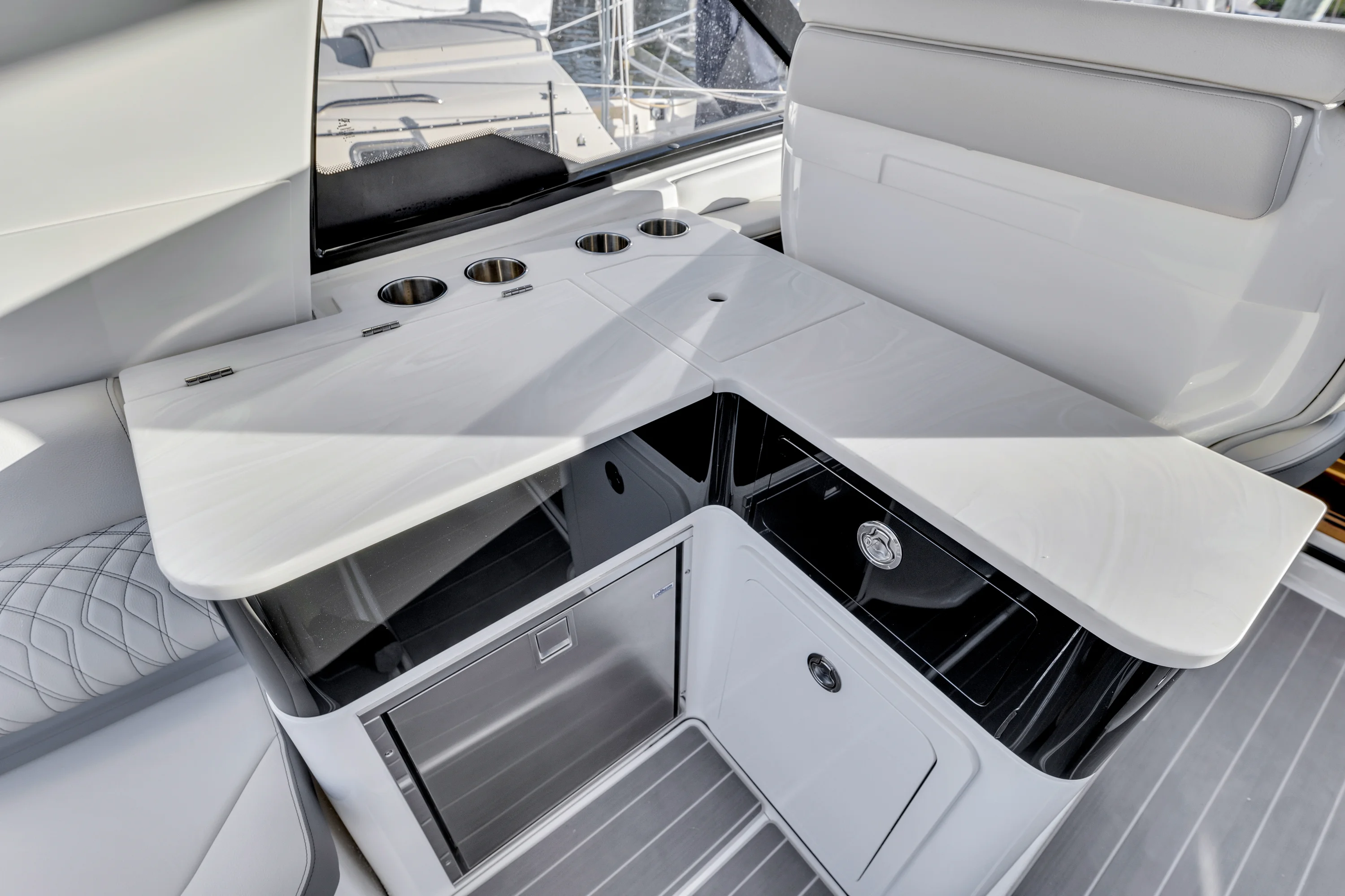 2023 Sea Ray 370 Sundancer Image Thumbnail #47