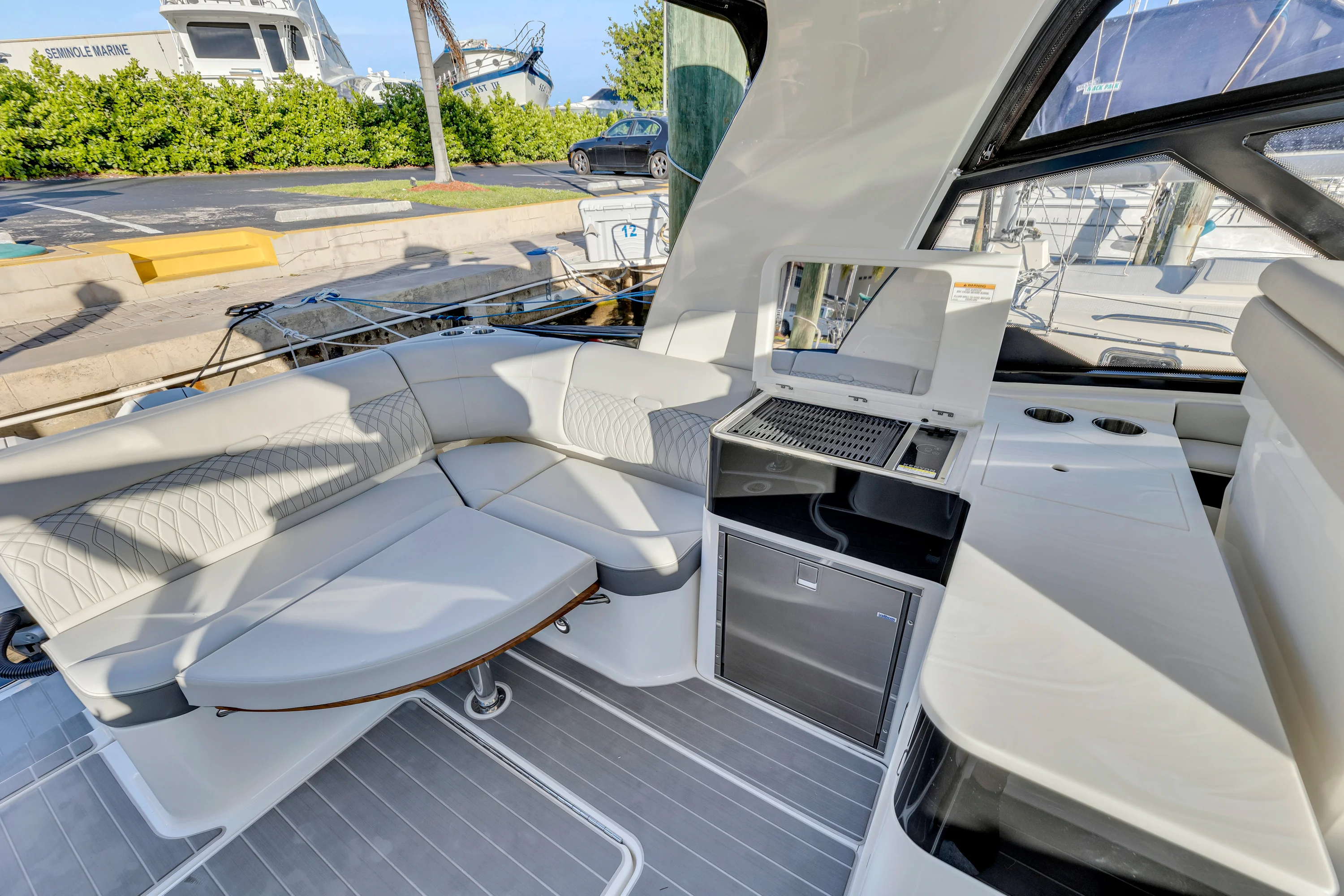 2023 Sea Ray 370 Sundancer Image Thumbnail #13
