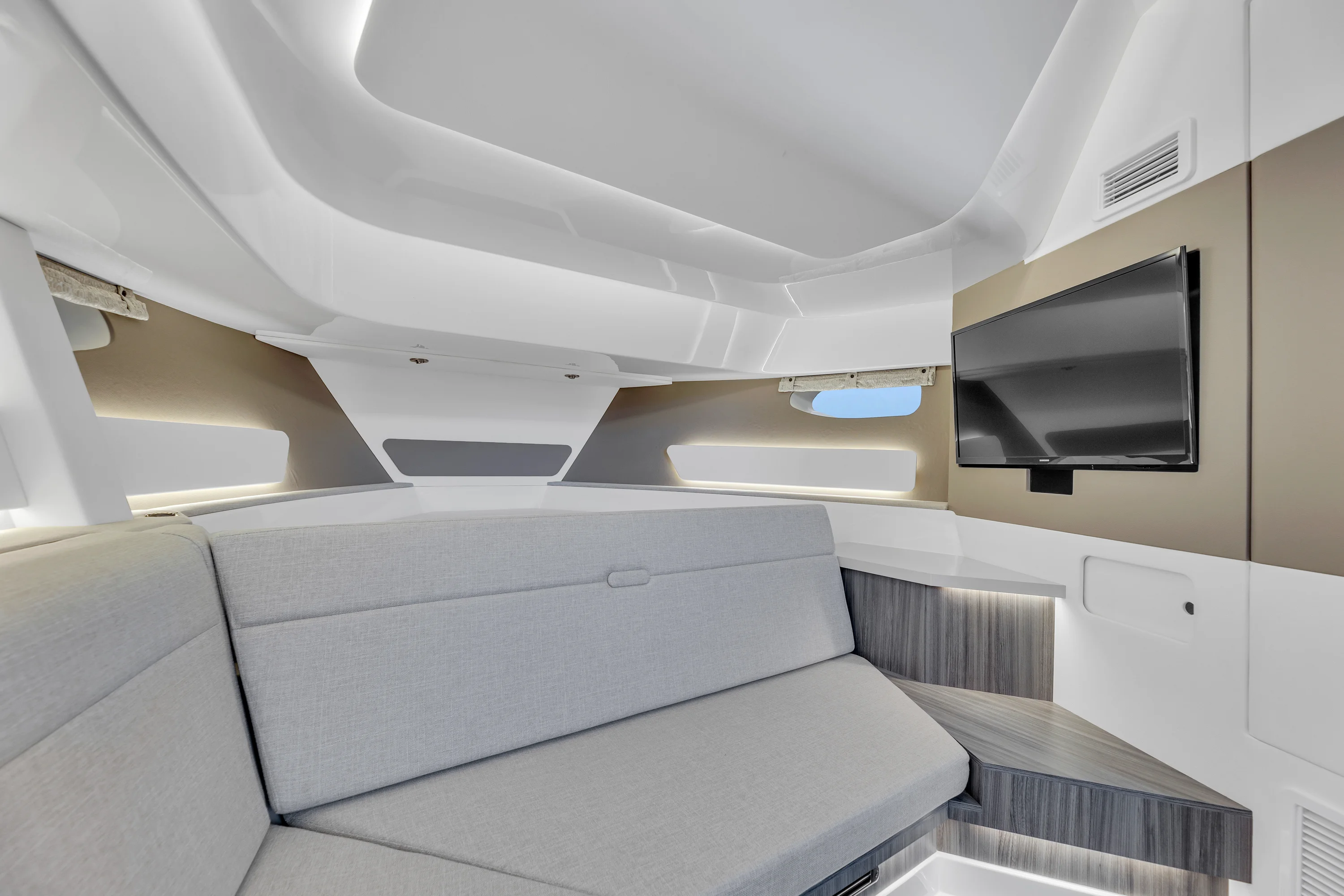 2023 Sea Ray 370 Sundancer Image Thumbnail #31