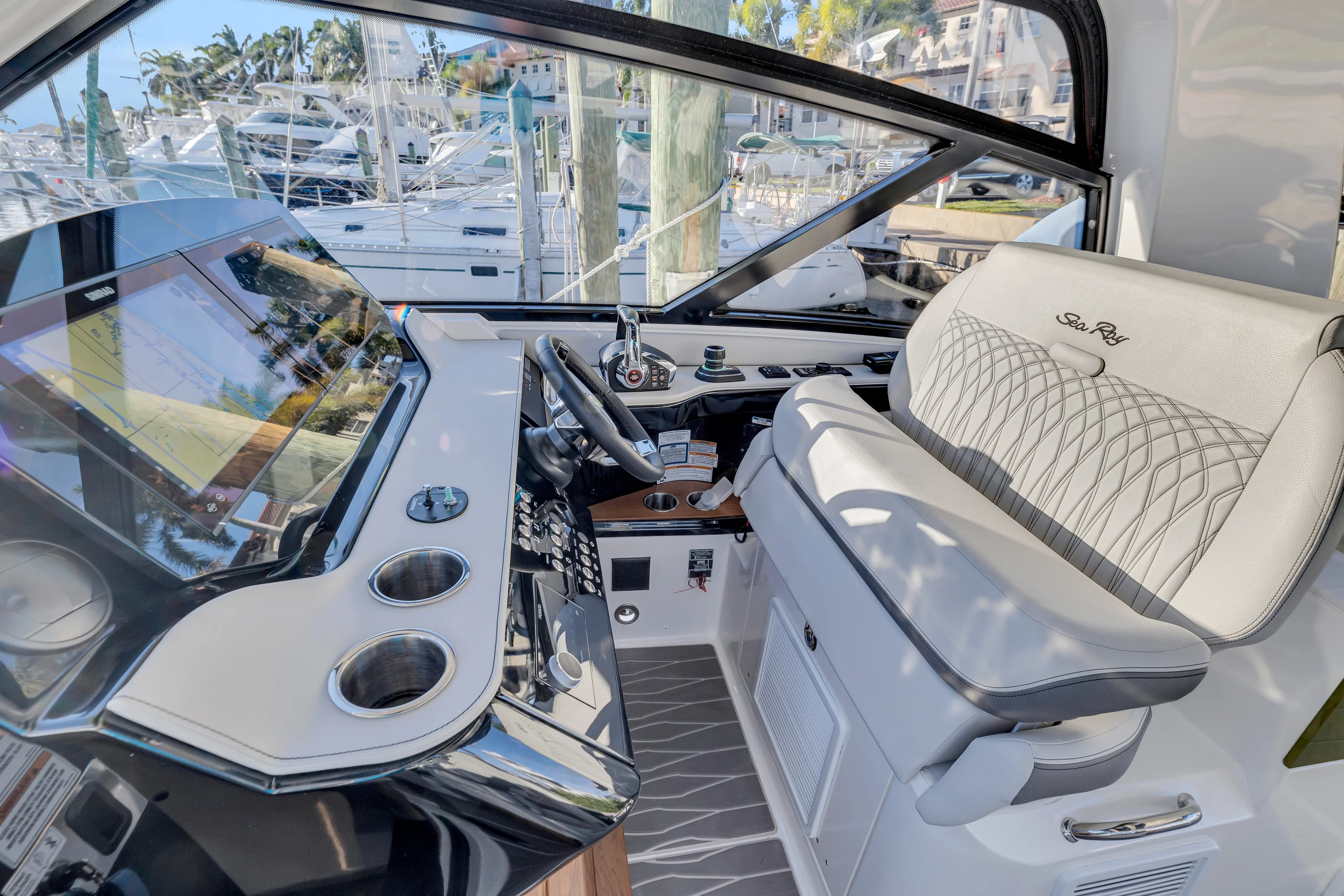 2023 Sea Ray 370 Sundancer Image Thumbnail #9
