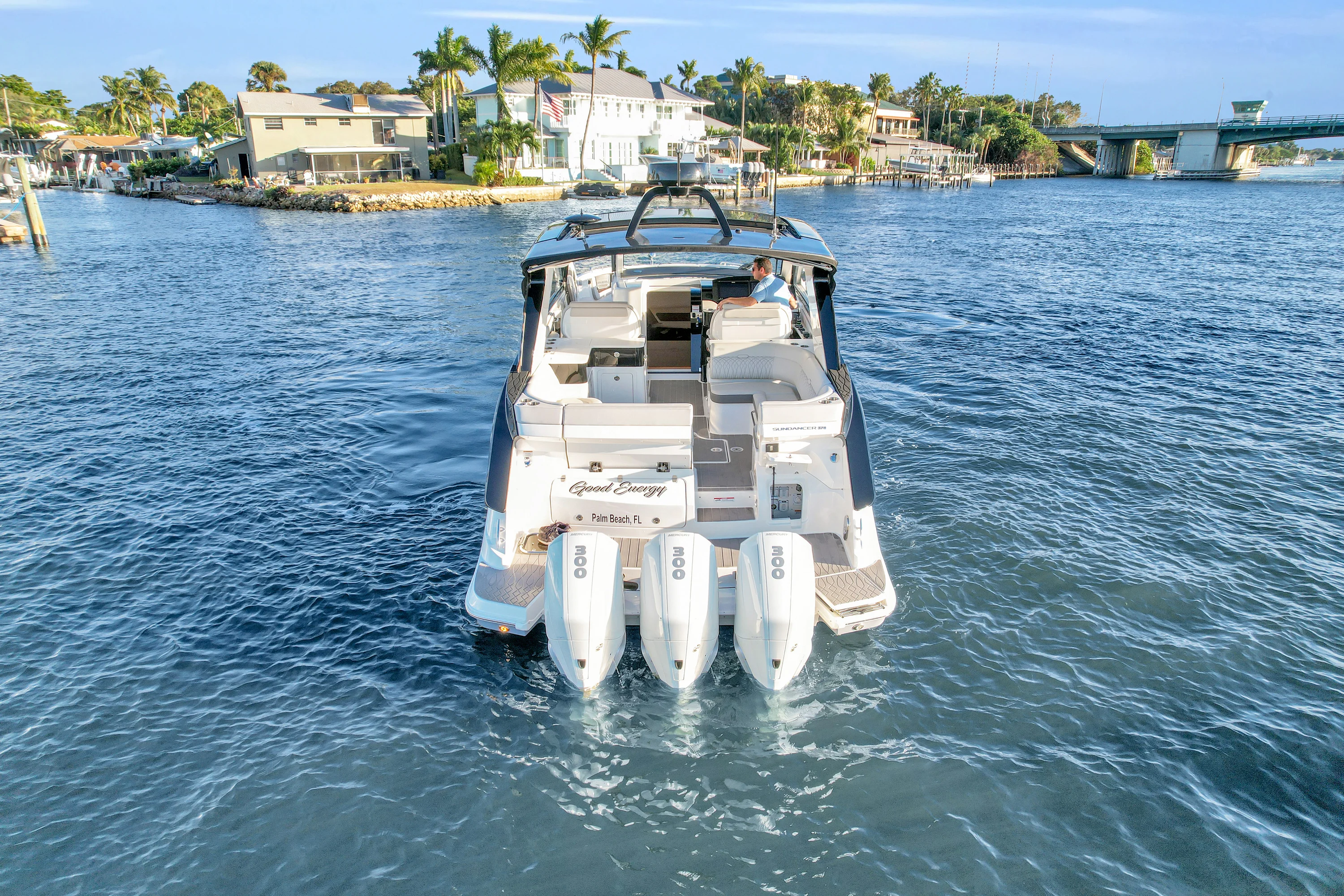 2023 Sea Ray 370 Sundancer Image Thumbnail #3