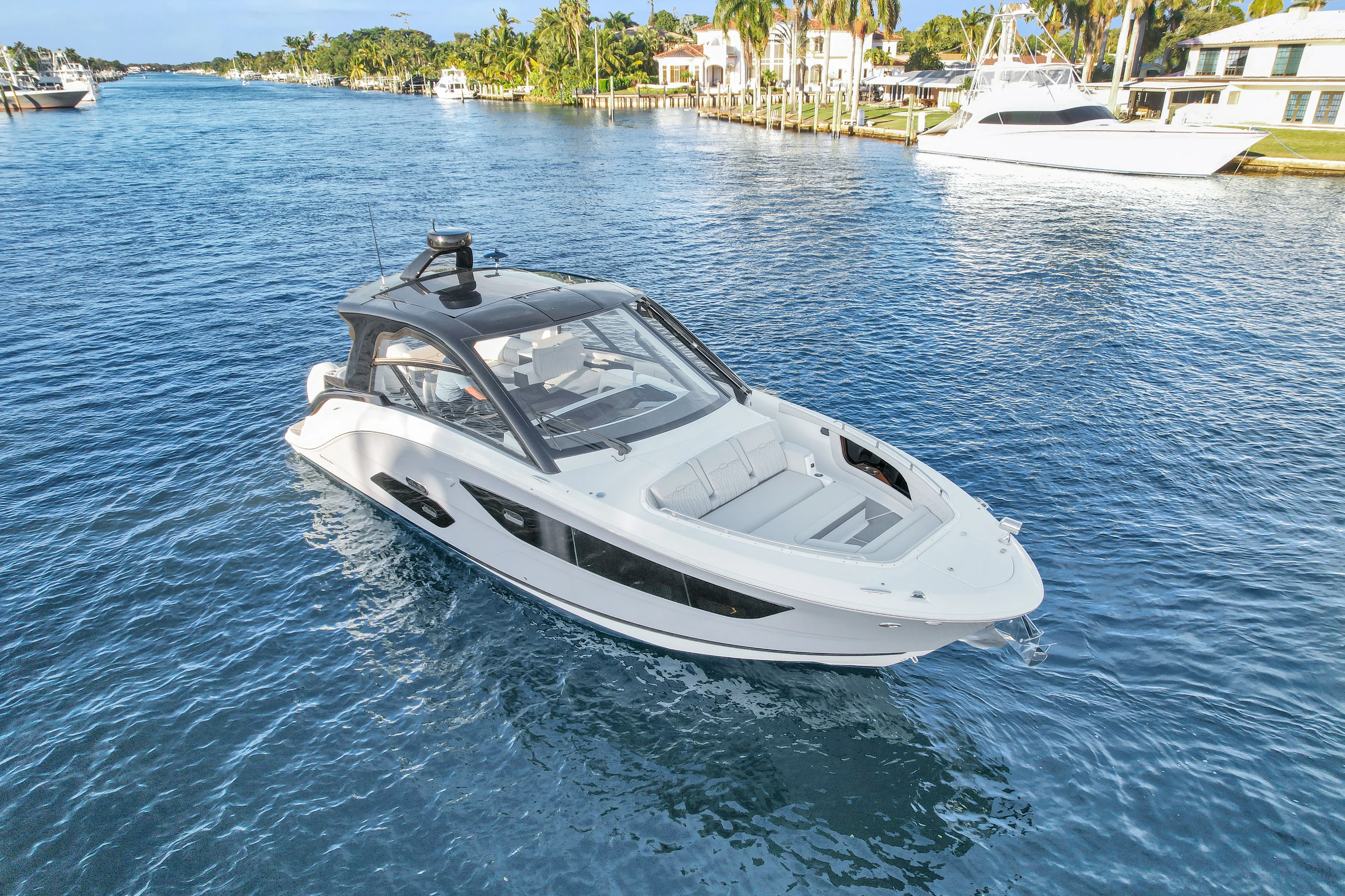 2023 Sea Ray 370 Sundancer Image Thumbnail #4