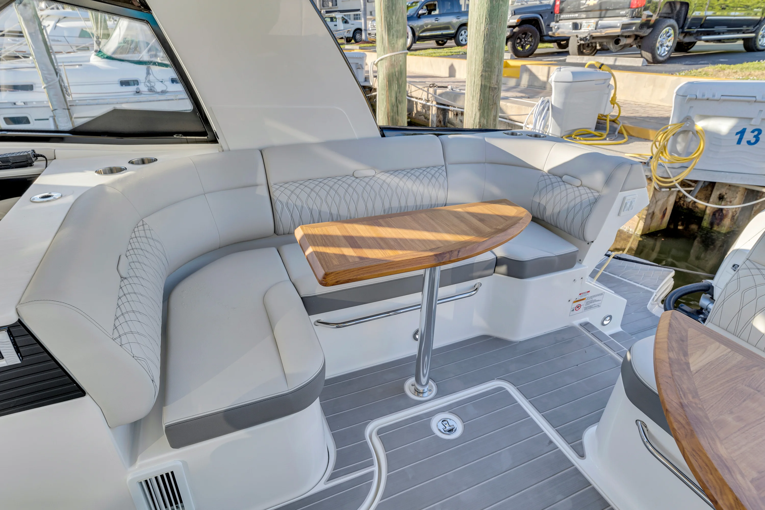 2023 Sea Ray 370 Sundancer Image Thumbnail #45