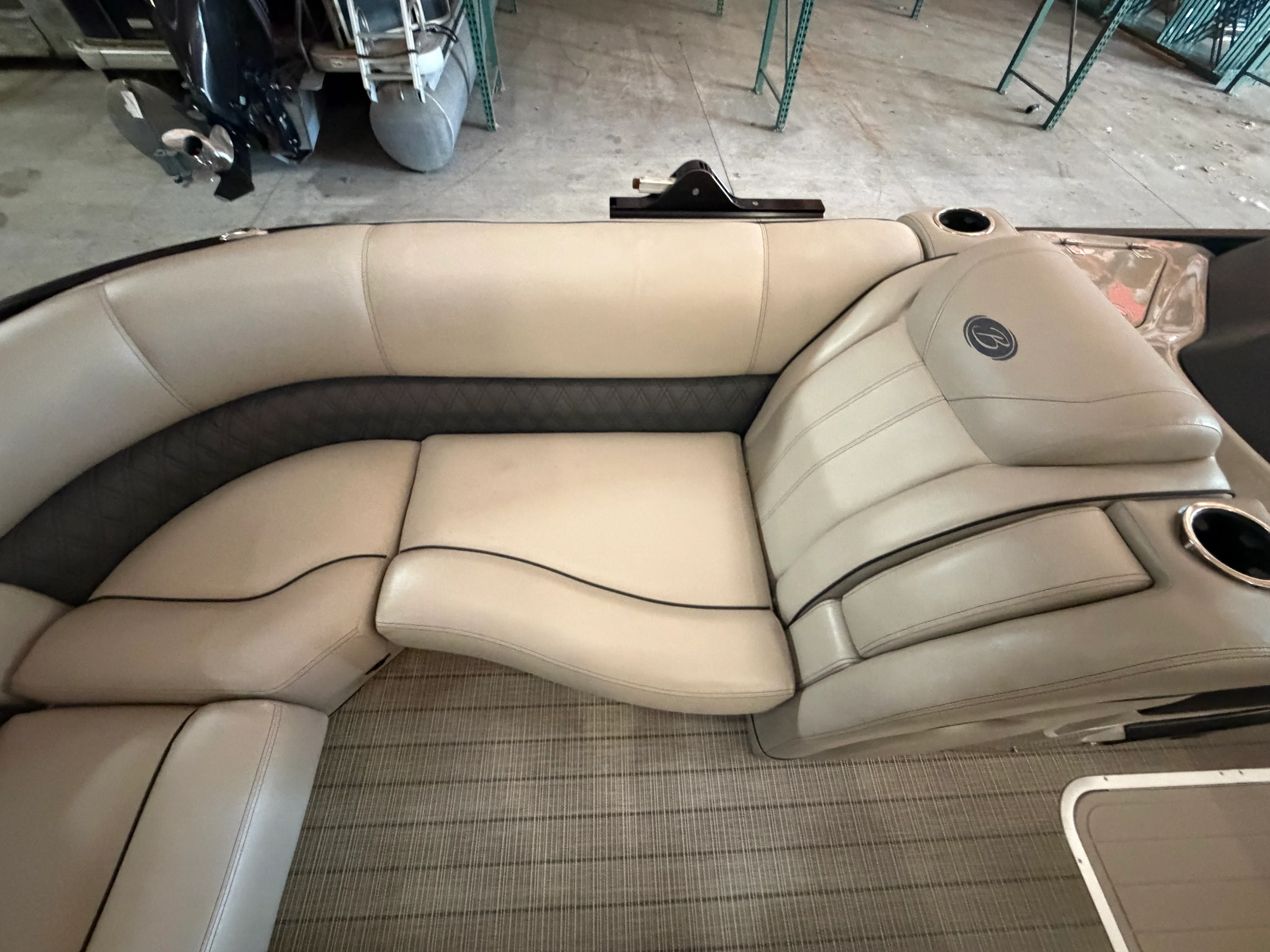 2019 Barletta L23UTT Image Thumbnail #15