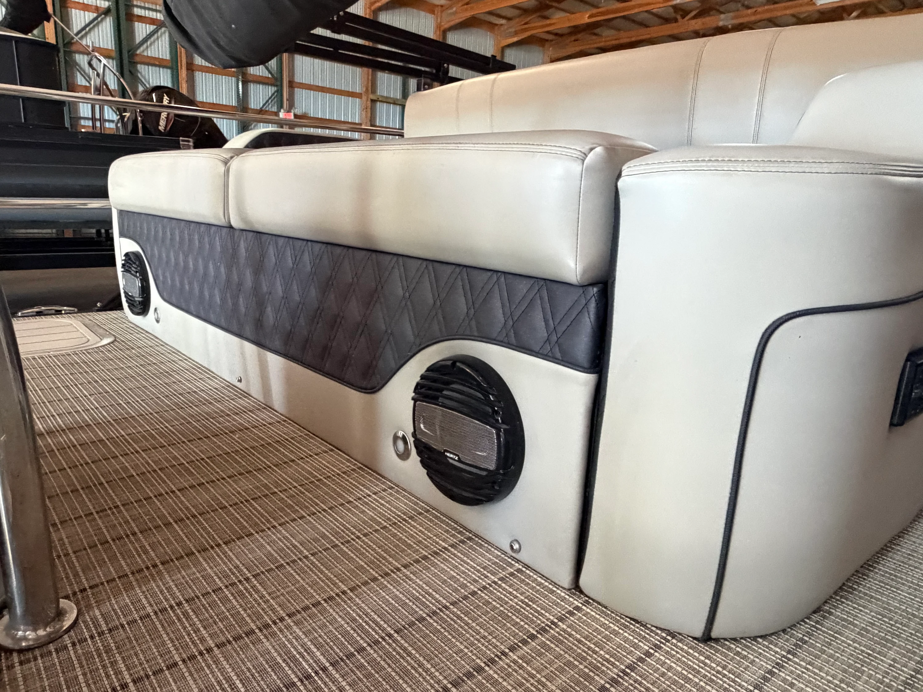 2019 Barletta L23UTT Image Thumbnail #27
