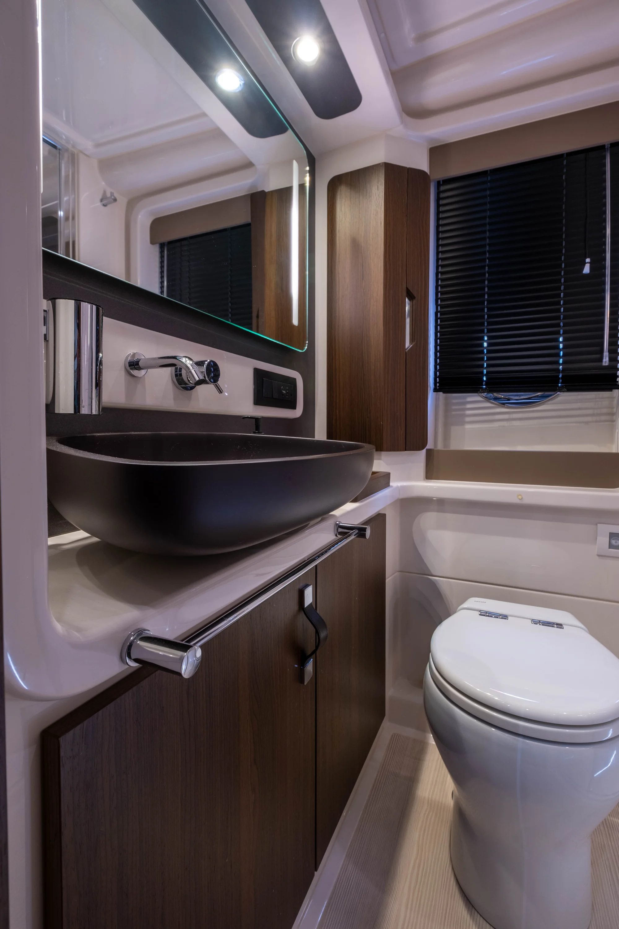 2018 Azimut 50 FLY Image Thumbnail #57