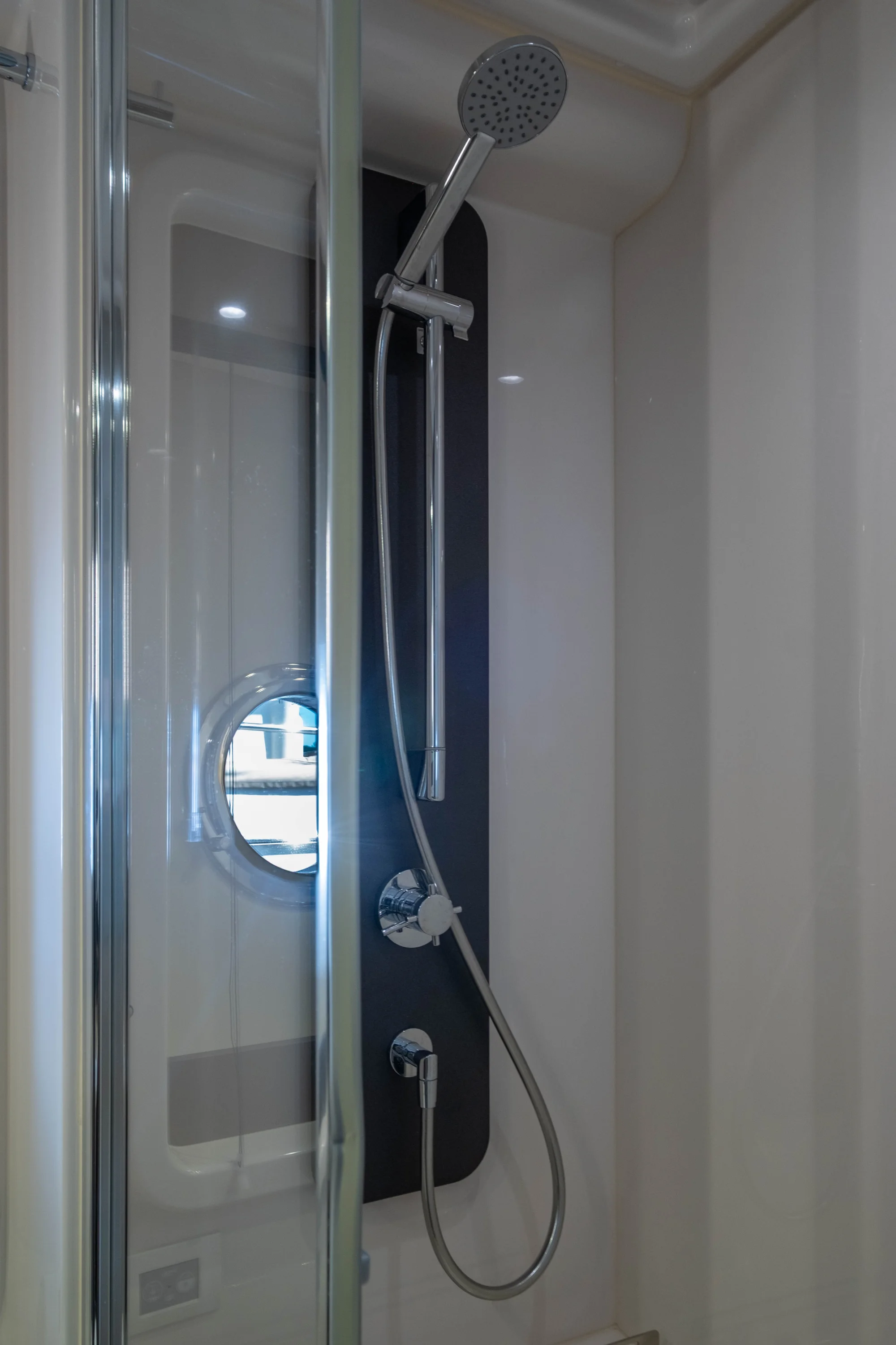 2018 Azimut 50 FLY Image Thumbnail #58