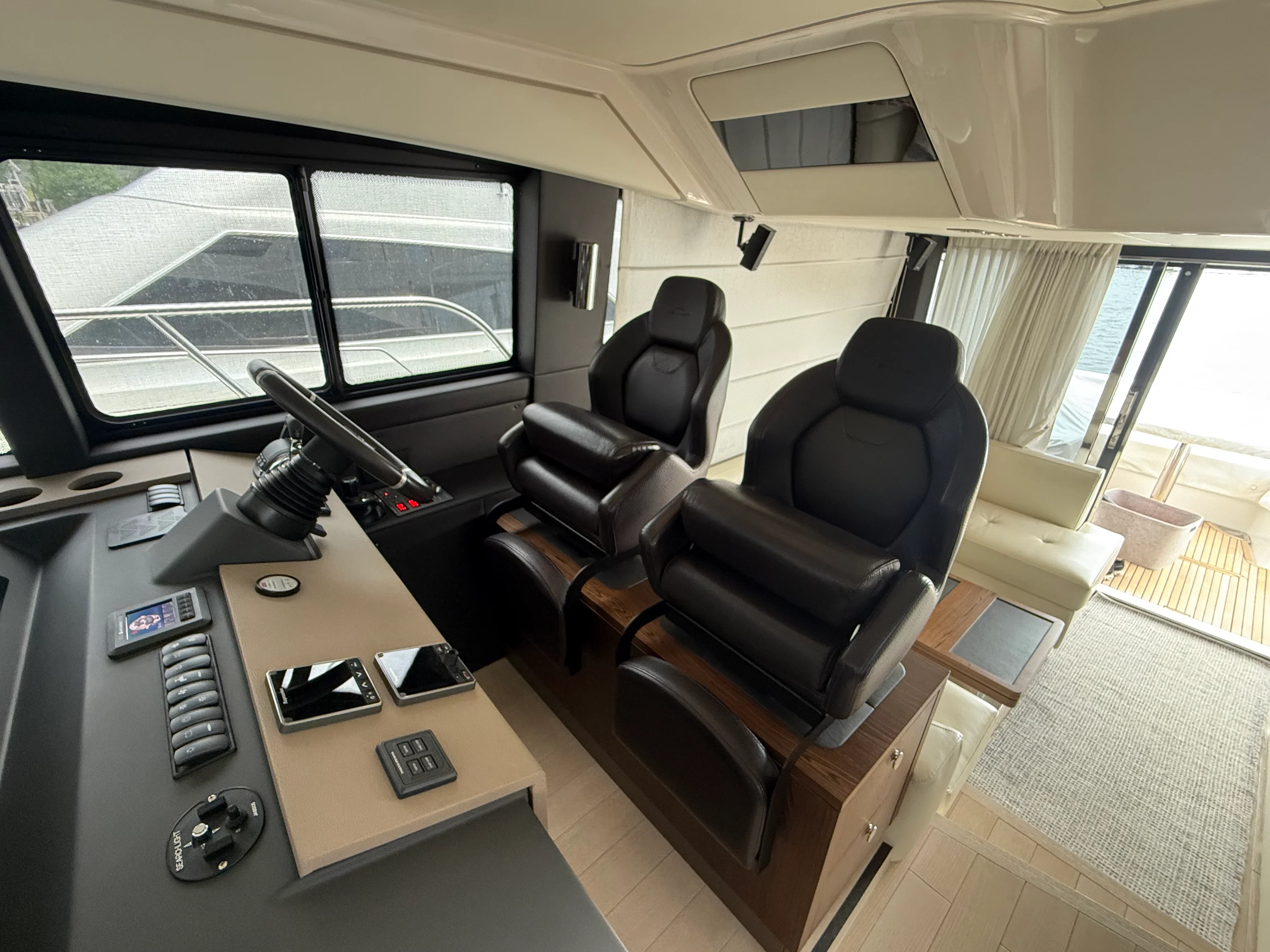 2018 Azimut 50 FLY Image Thumbnail #25